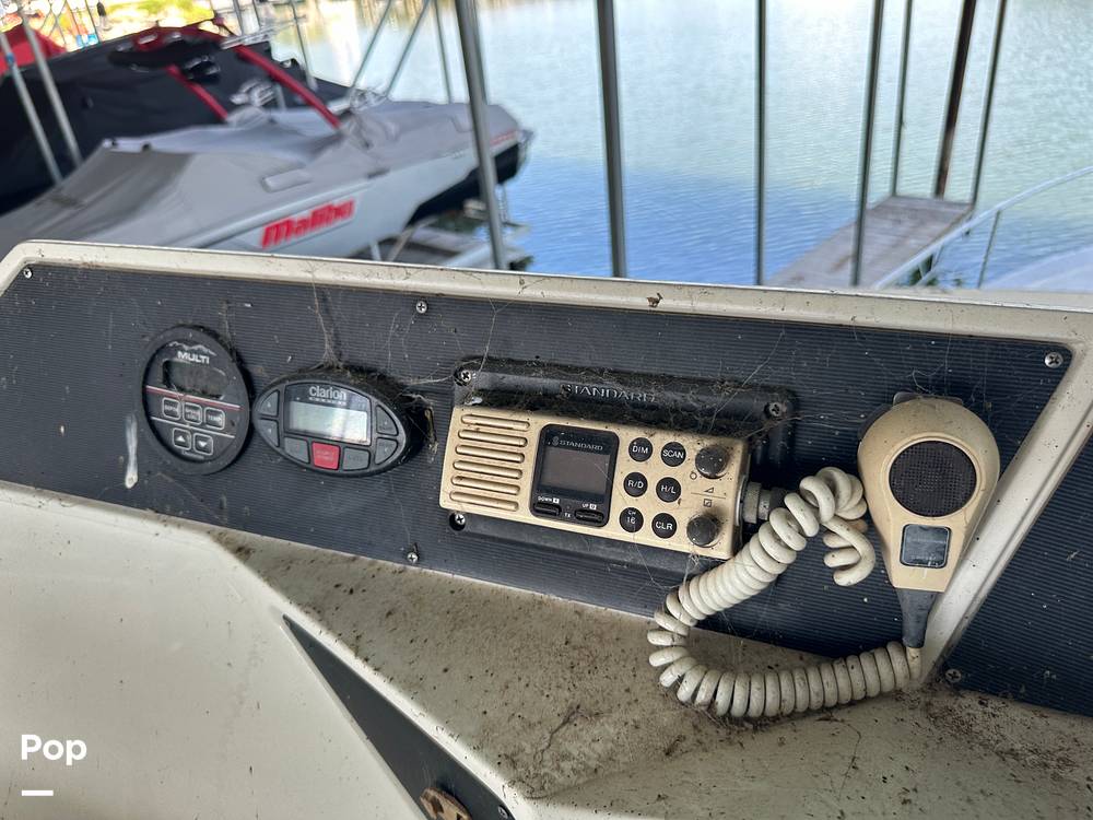 Slide: The Image of Sea Ray 345 Sedan Bridge 1988 - 13196586