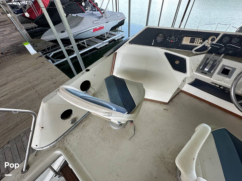 Slide: The Image of Sea Ray 345 Sedan Bridge 1988 - 13196593