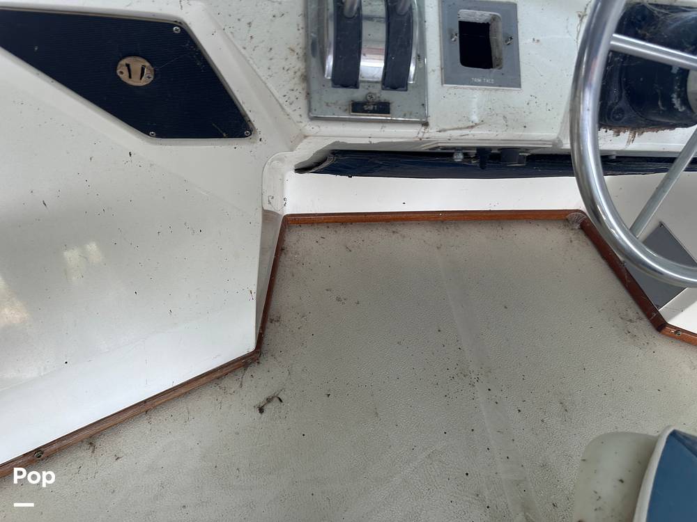 Slide: The Image of Sea Ray 345 Sedan Bridge 1988 - 13196600