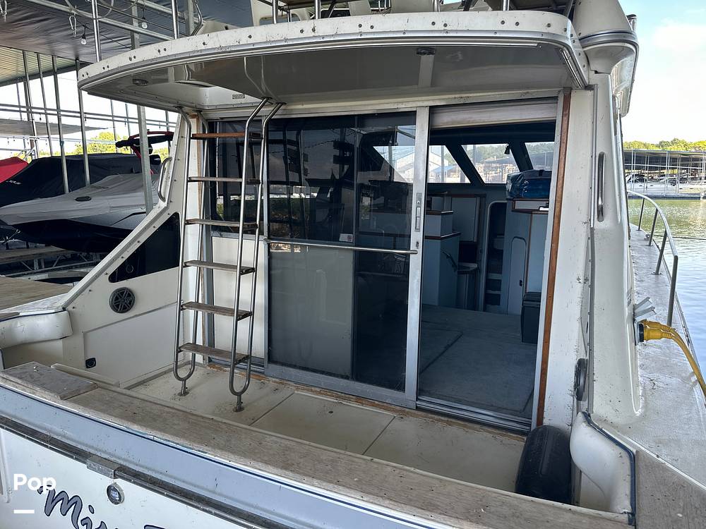Slide: The Image of Sea Ray 345 Sedan Bridge 1988 - 13196130