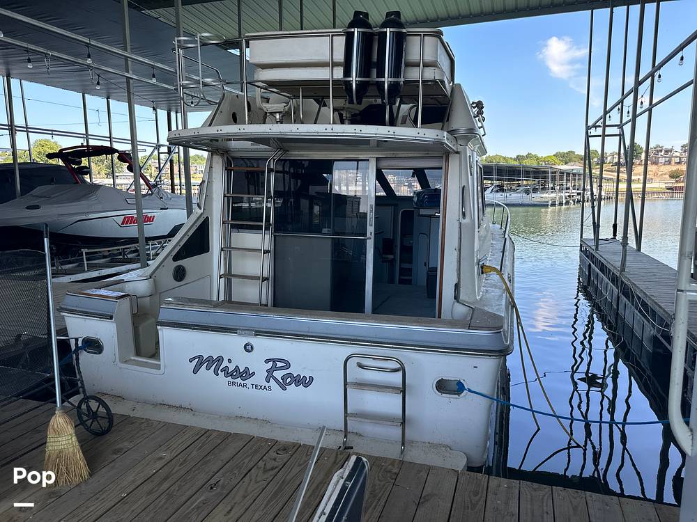 Slide: The Image of Sea Ray 345 Sedan Bridge 1988 - 13196156