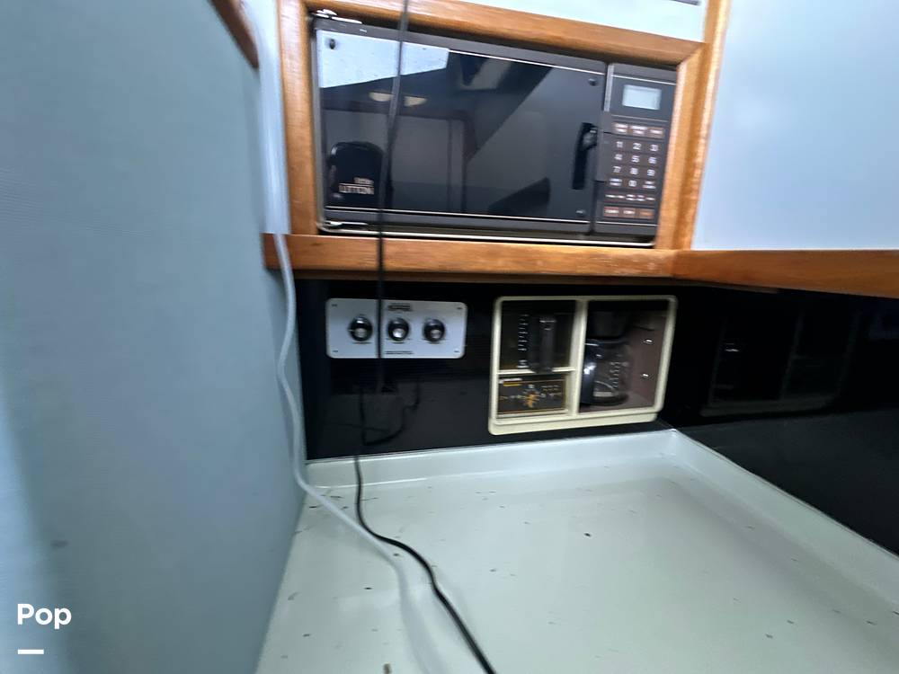 Slide: The Image of Sea Ray 345 Sedan Bridge 1988 - 13196535