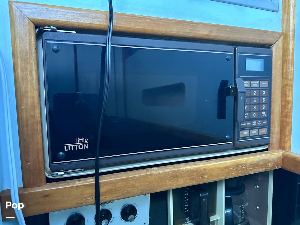 Slide: The Image of Sea Ray 345 Sedan Bridge 1988 - 13196550
