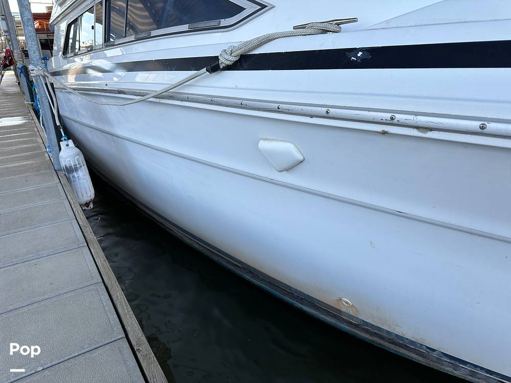 Slide: The Image of Sea Ray 350 Express Bridge 1992 - 14007966