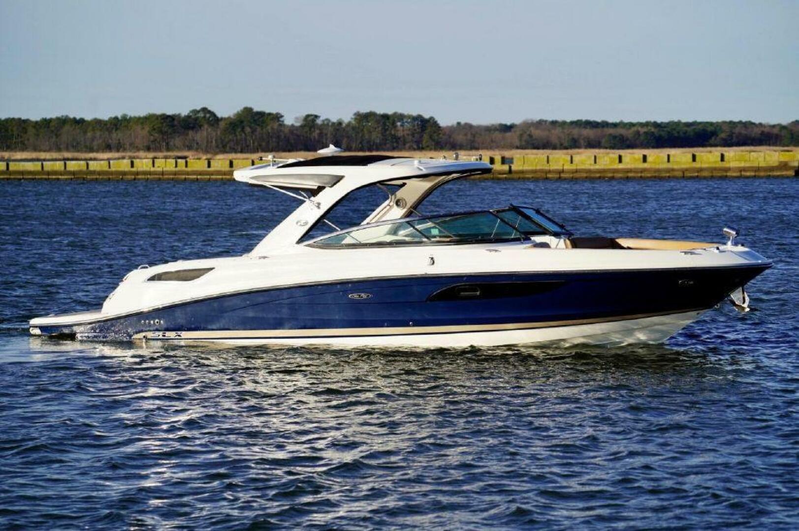 Slide: The Image of Sea Ray 350 SLX 2014 - 3955934