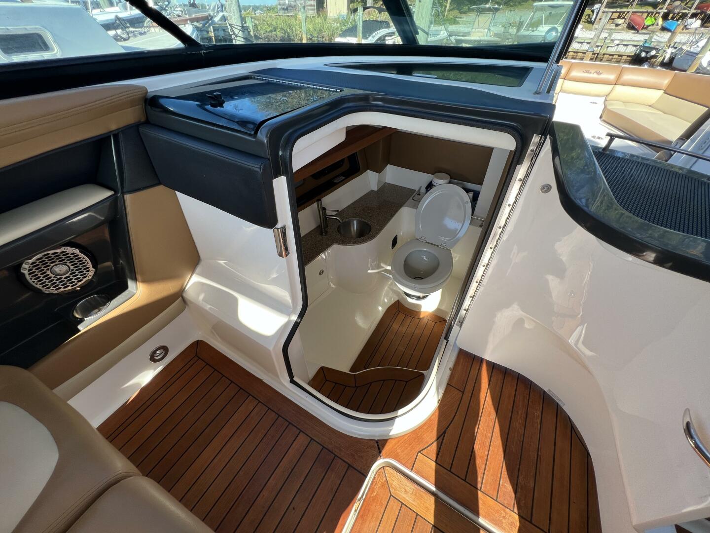 Slide: The Image of Sea Ray 350 SLX 2014 - 3955994