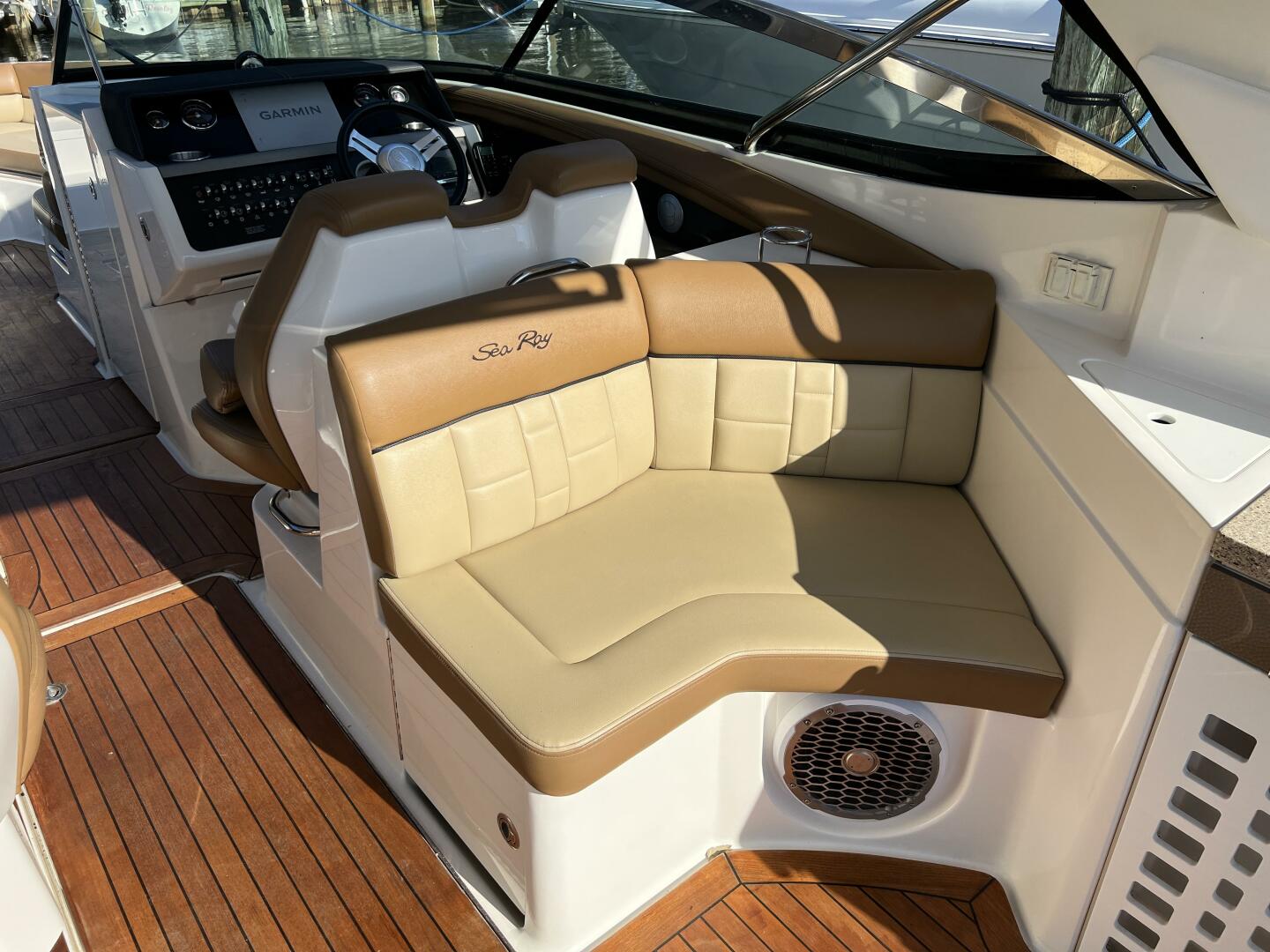 Slide: The Image of Sea Ray 350 SLX 2014 - 3955991
