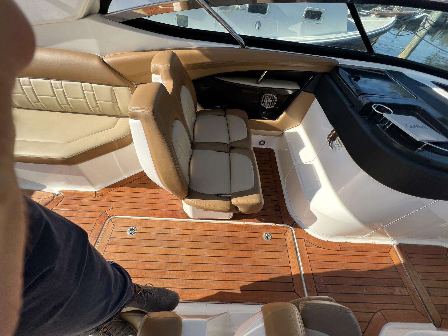 Slide: The Image of Sea Ray 350 SLX 2014 - 3955992