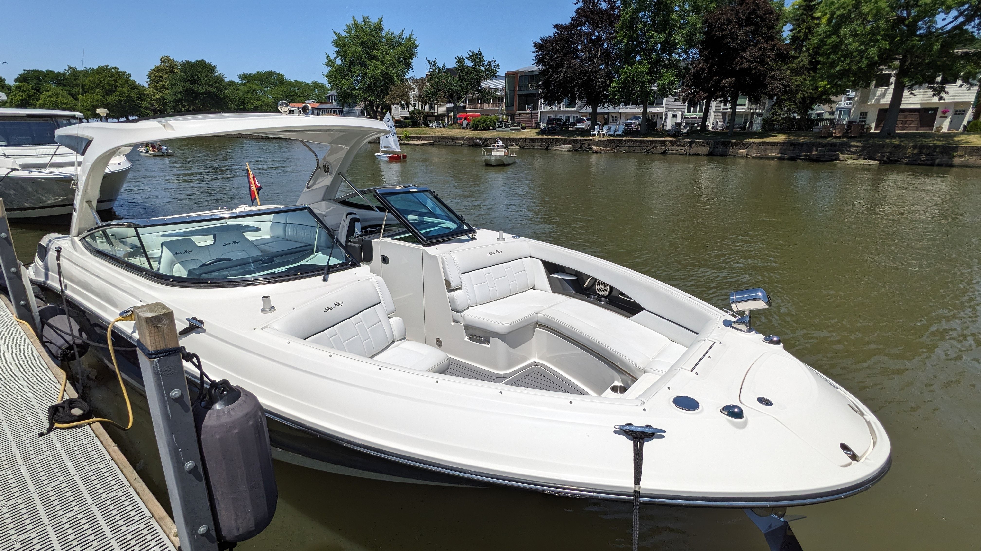 Slide: The Image of Sea Ray 350 SLX 2015 - 0