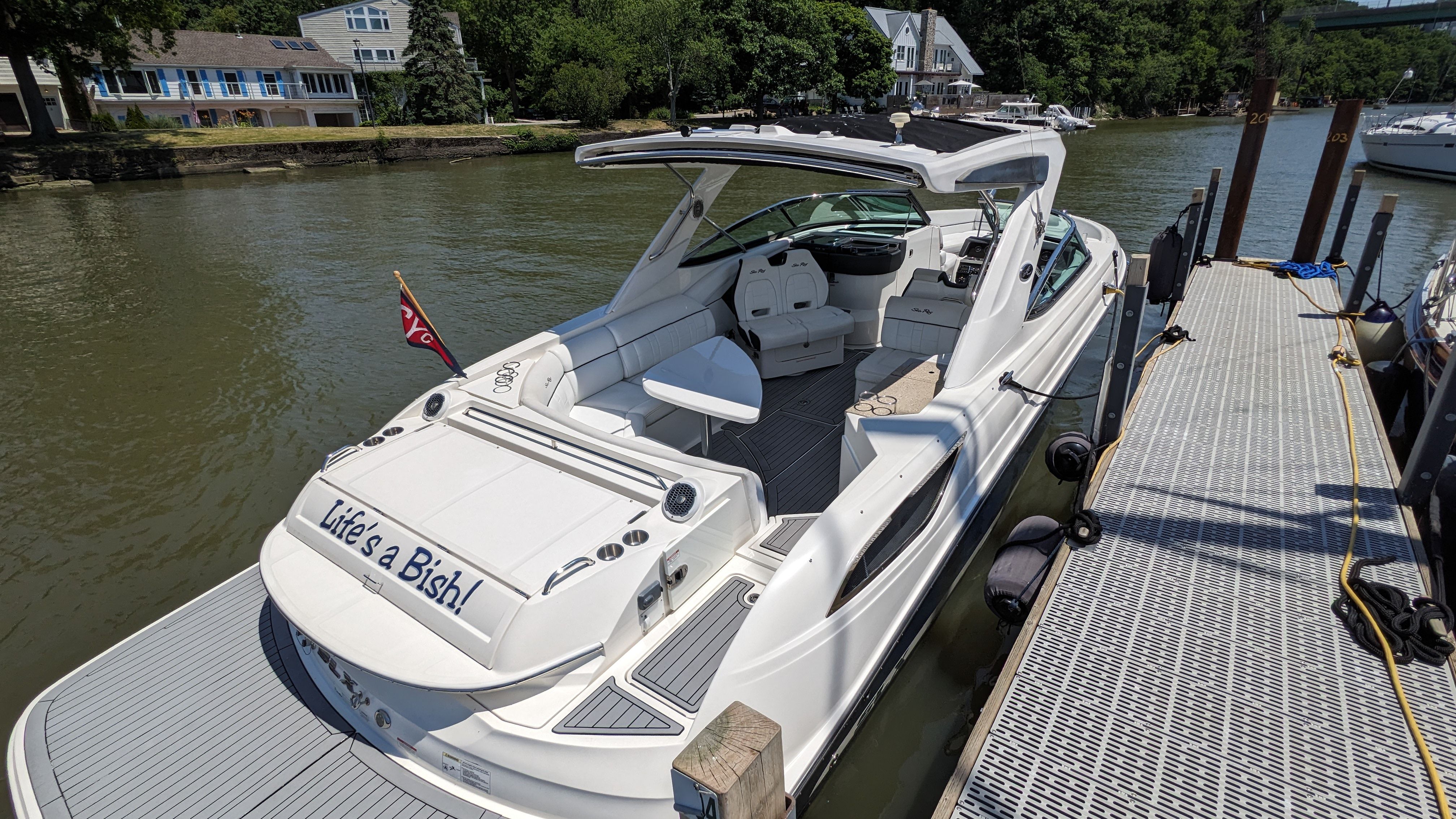 Slide: The Image of Sea Ray 350 SLX 2015 - 1