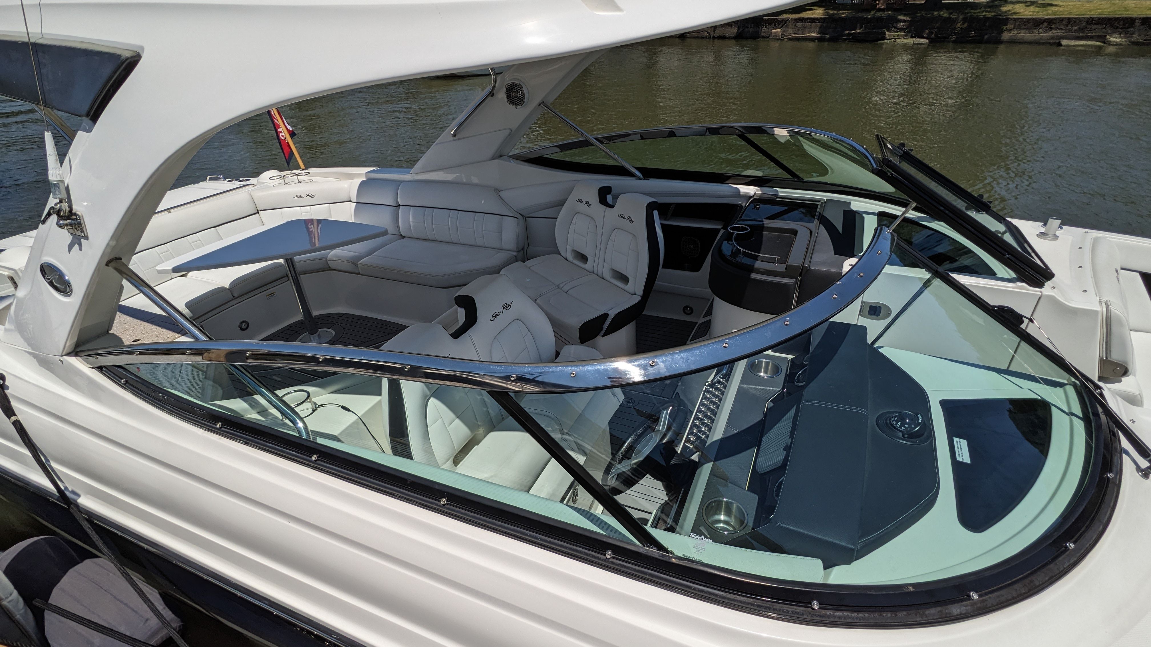 Slide: The Image of Sea Ray 350 SLX 2015 - 10