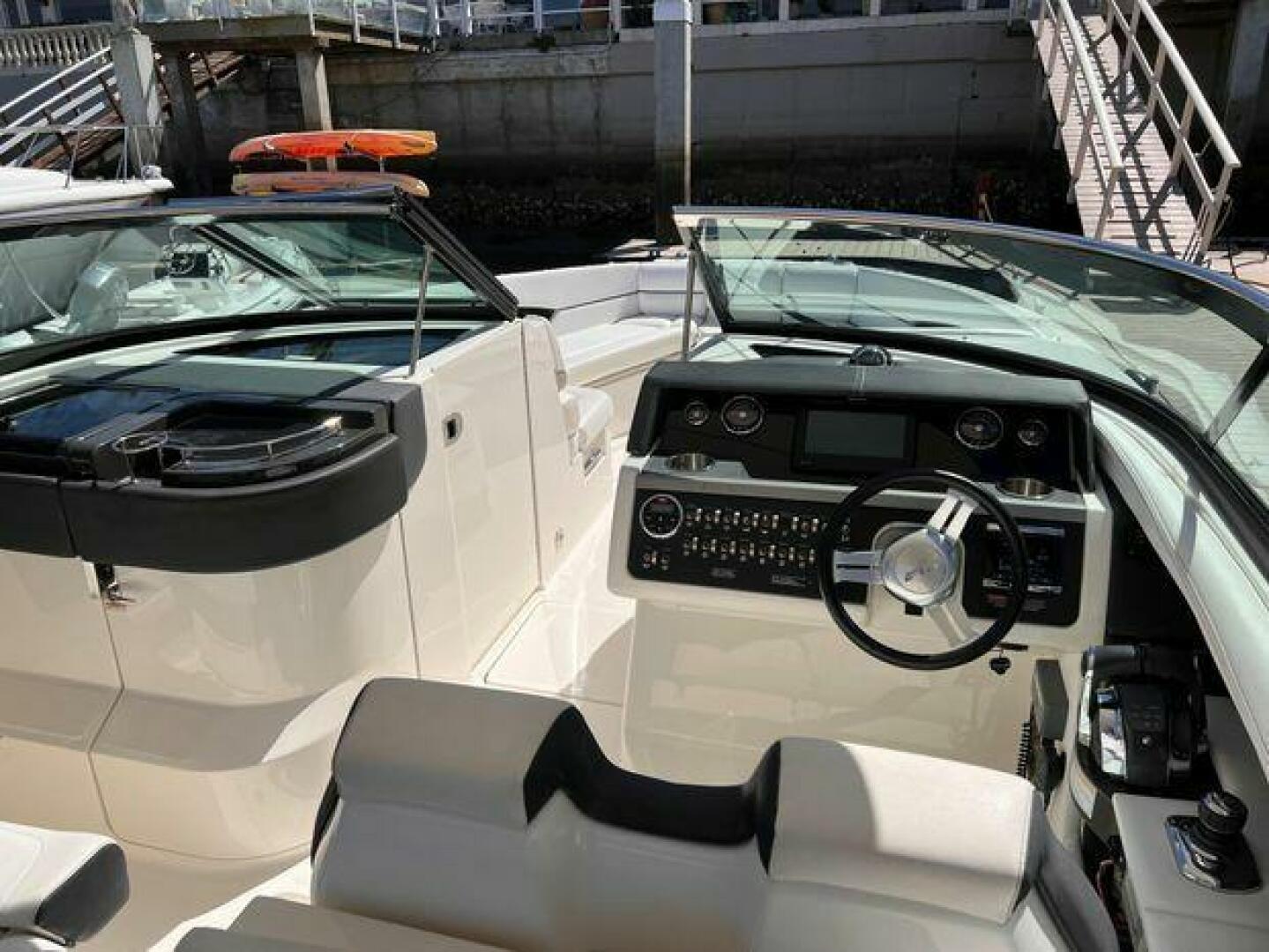 Slide: The Image of Sea Ray 350 SLX 2015 - 4338628