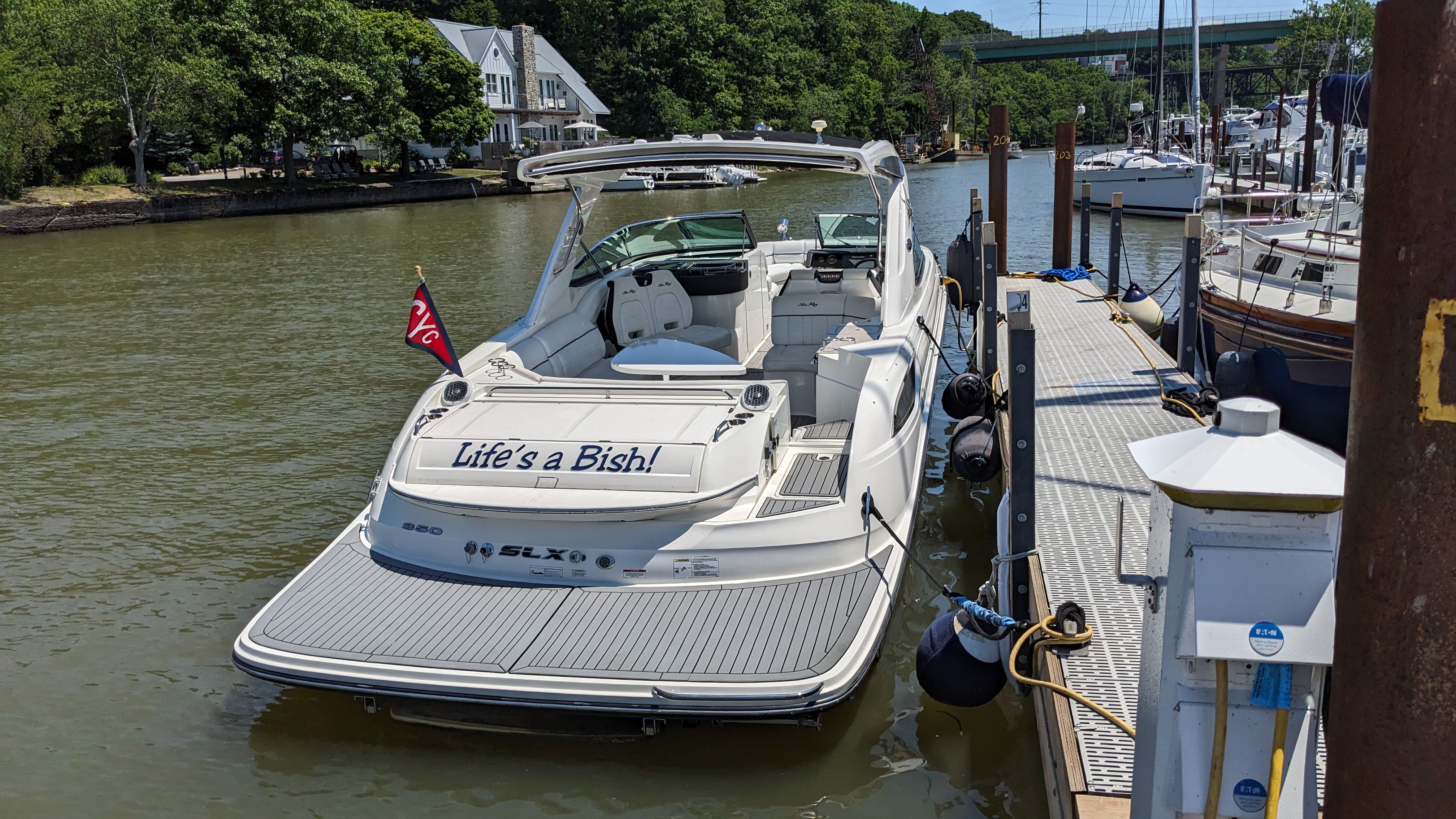 Slide: The Image of Sea Ray 350 SLX 2015 - 2