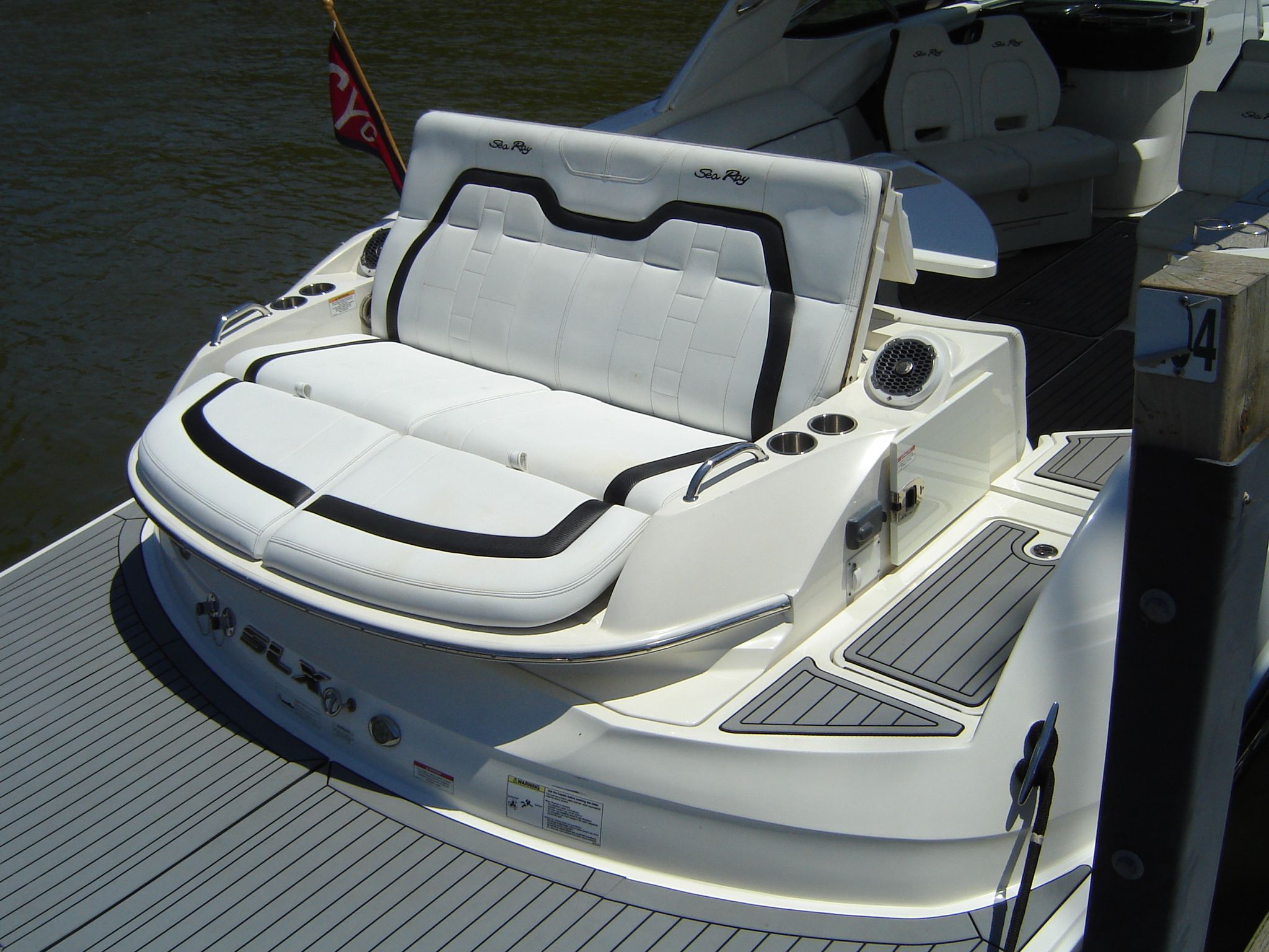 Slide: The Image of Sea Ray 350 SLX 2015 - 24