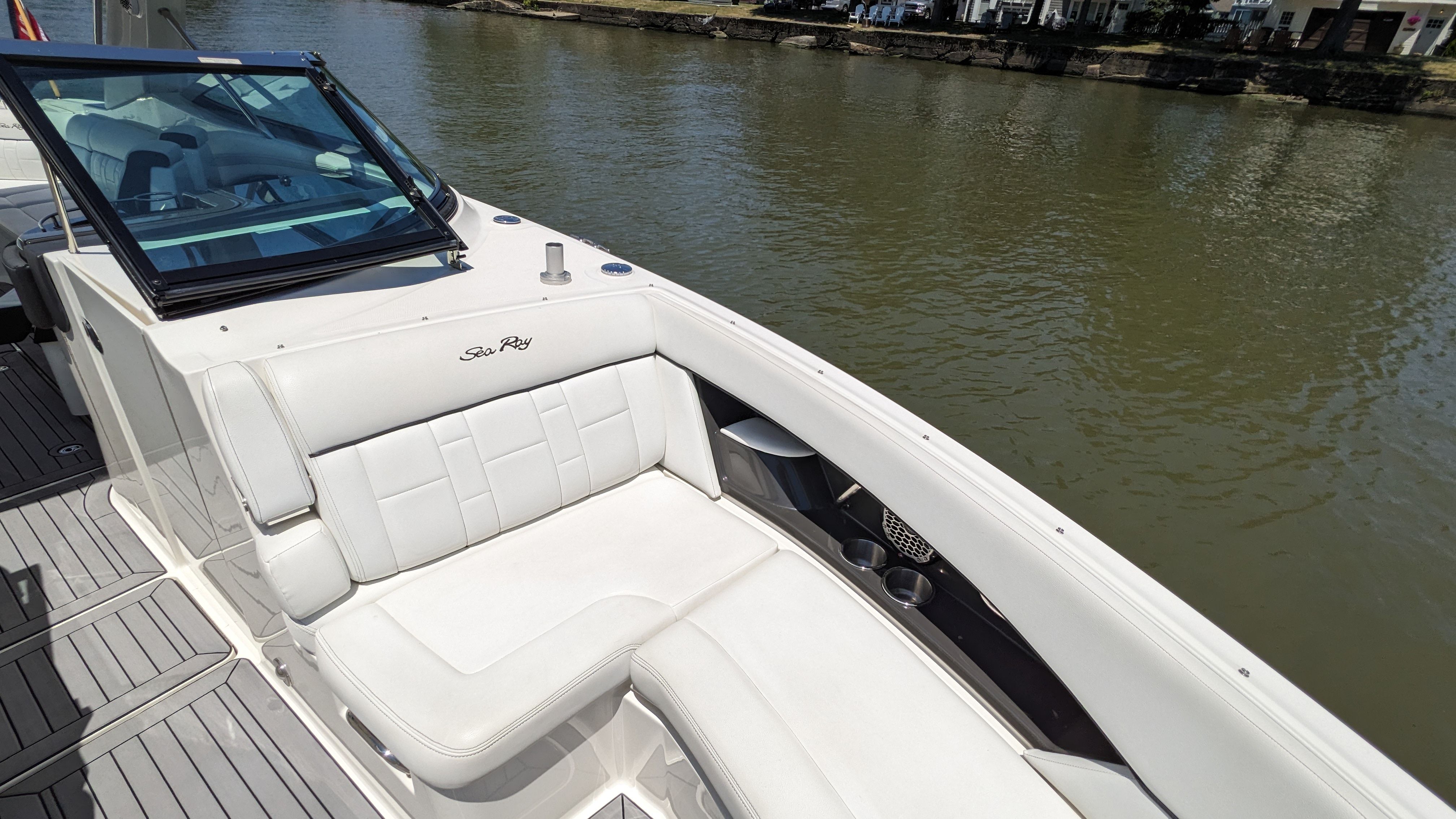 Slide: The Image of Sea Ray 350 SLX 2015 - 3