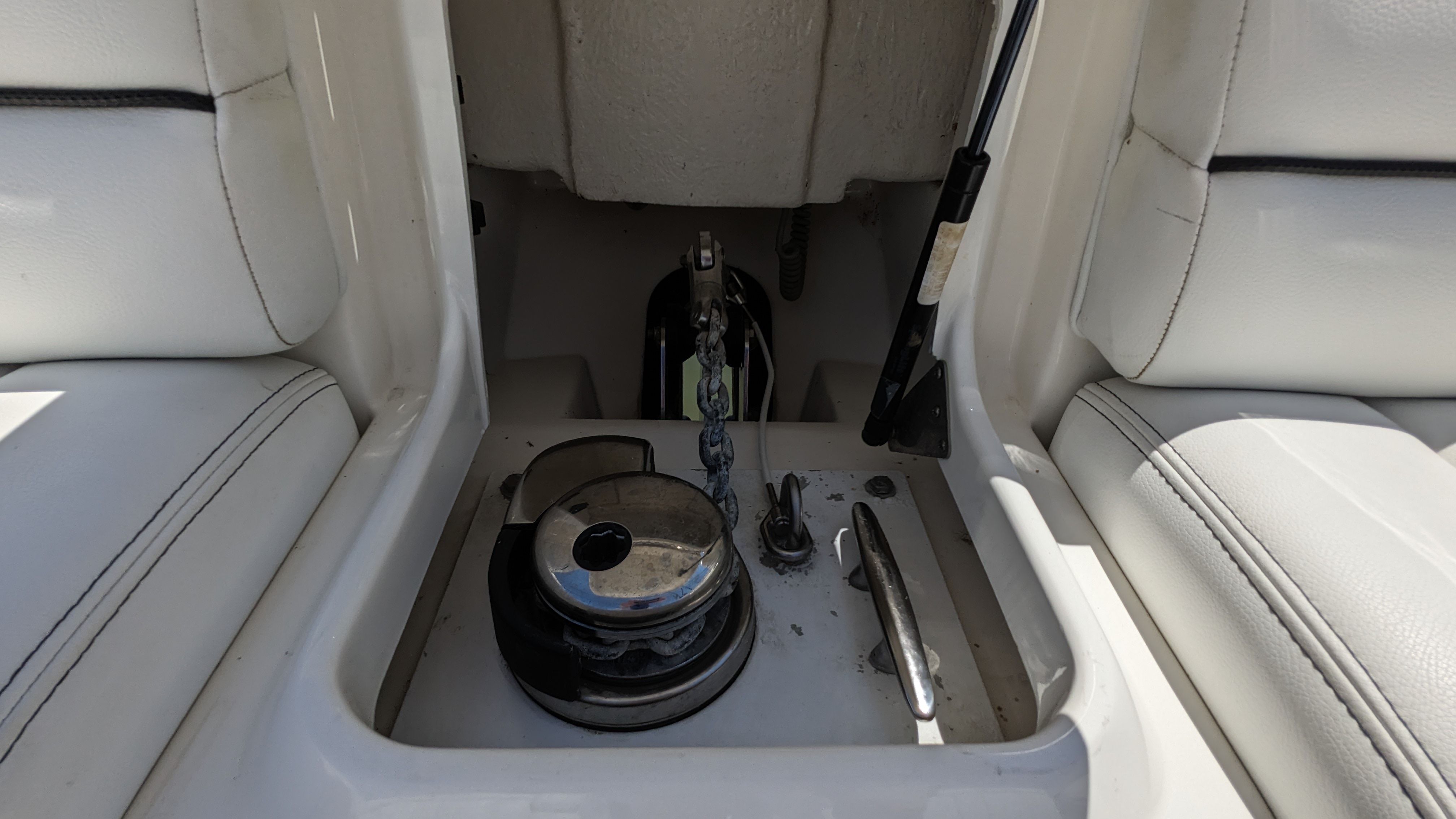 Slide: The Image of Sea Ray 350 SLX 2015 - 30