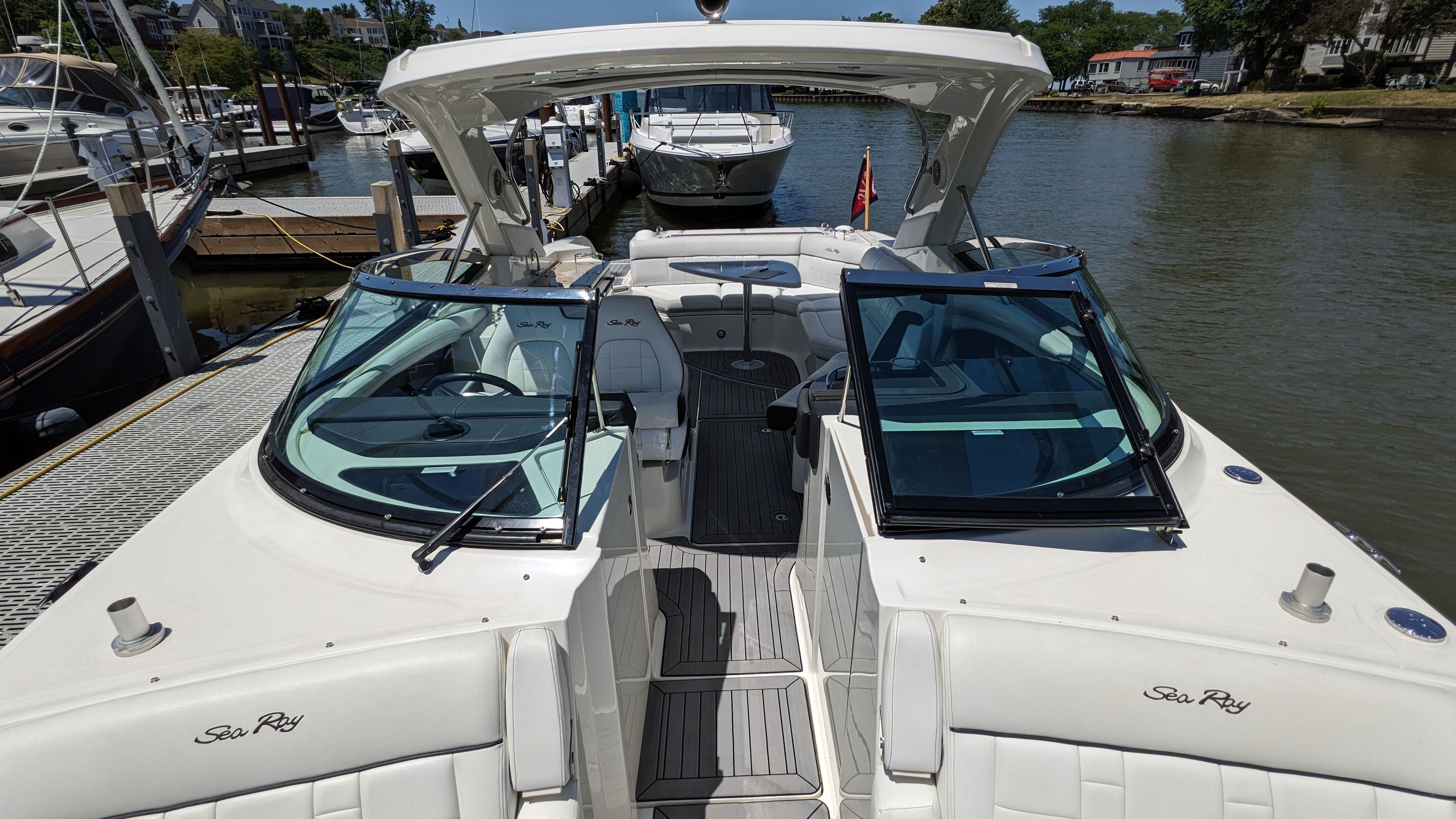 Slide: The Image of Sea Ray 350 SLX 2015 - 5