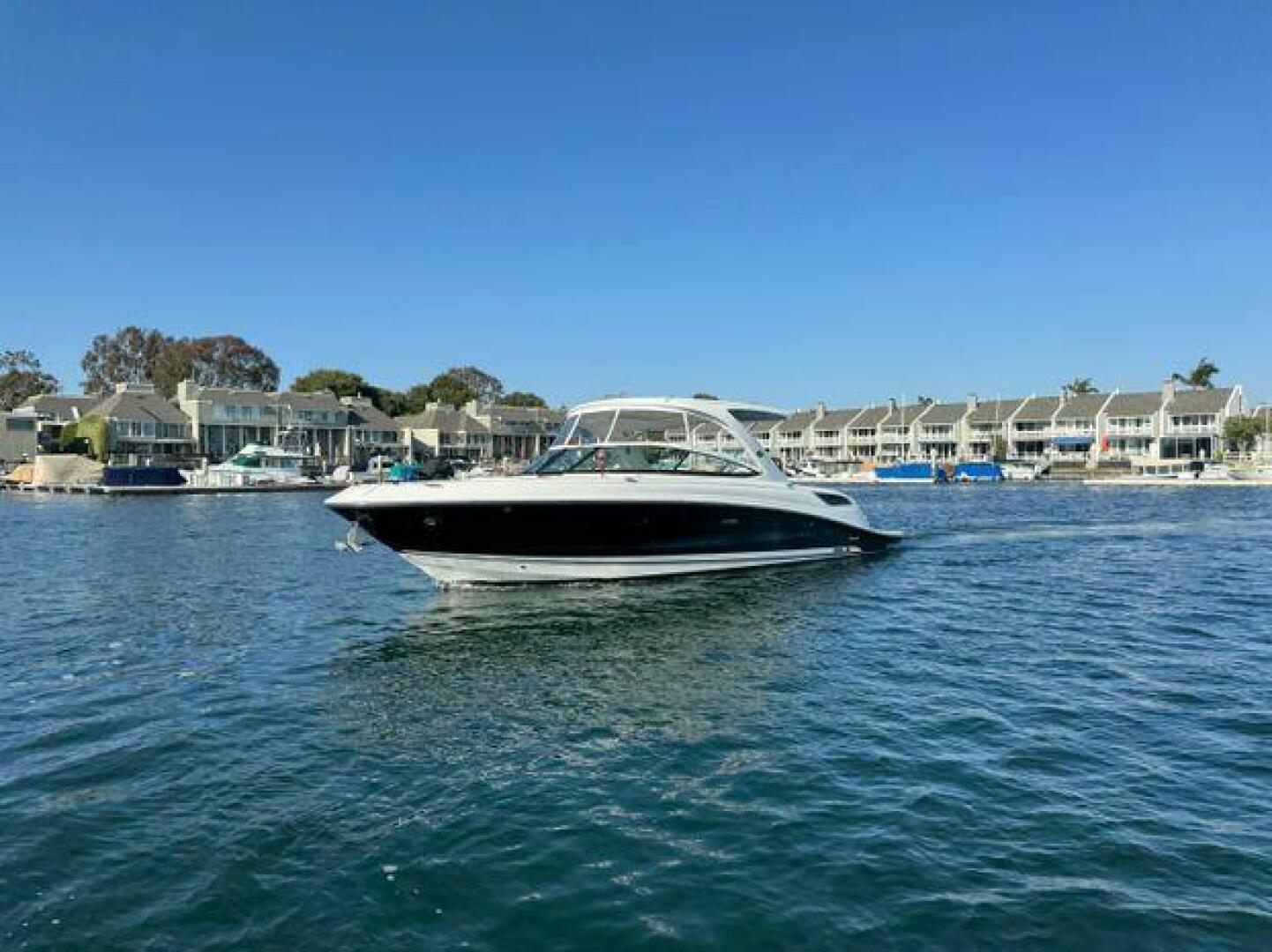 Slide: The Image of Sea Ray 350 SLX 2015 - 4338618