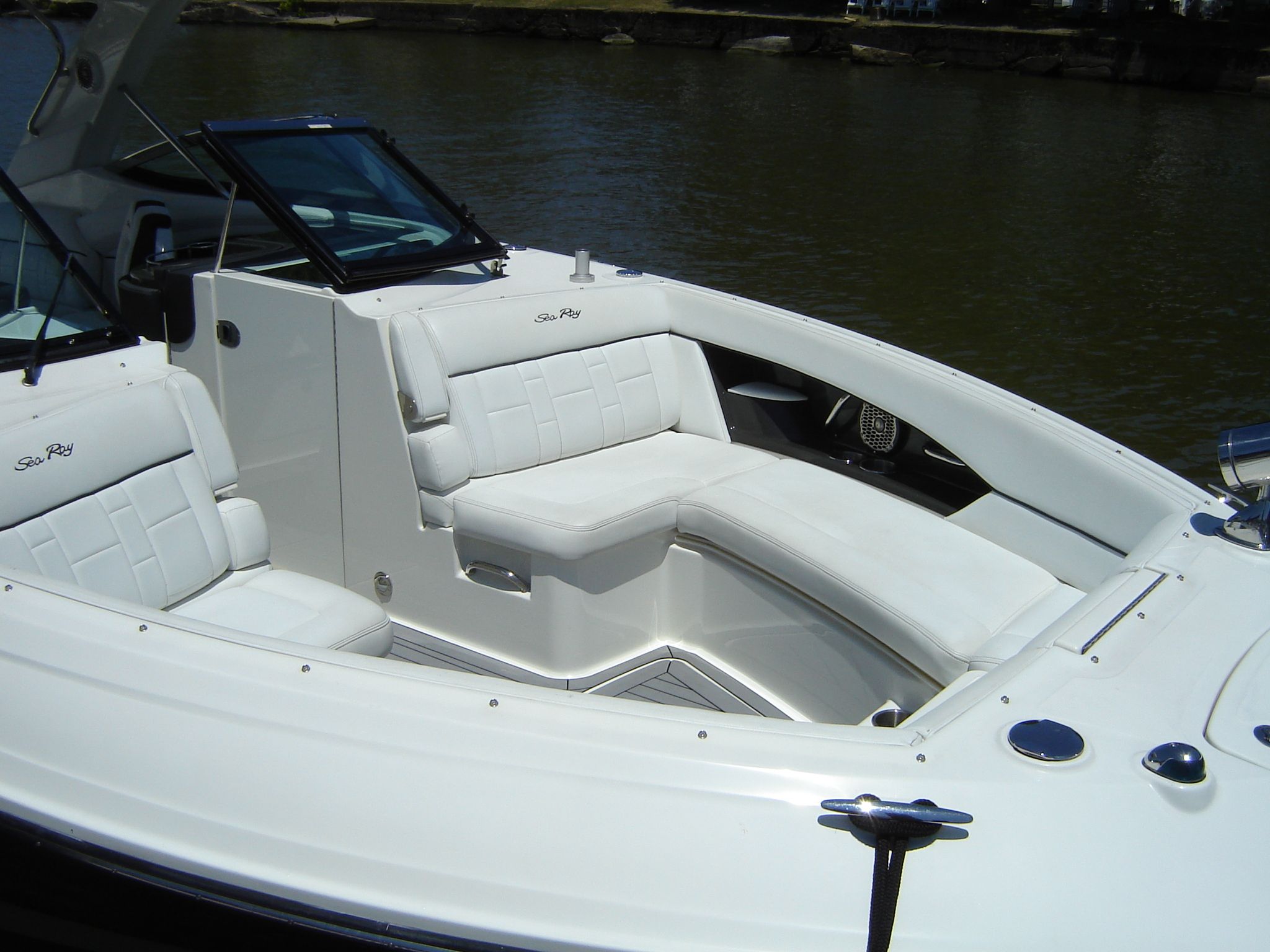 Slide: The Image of Sea Ray 350 SLX 2015 - 7