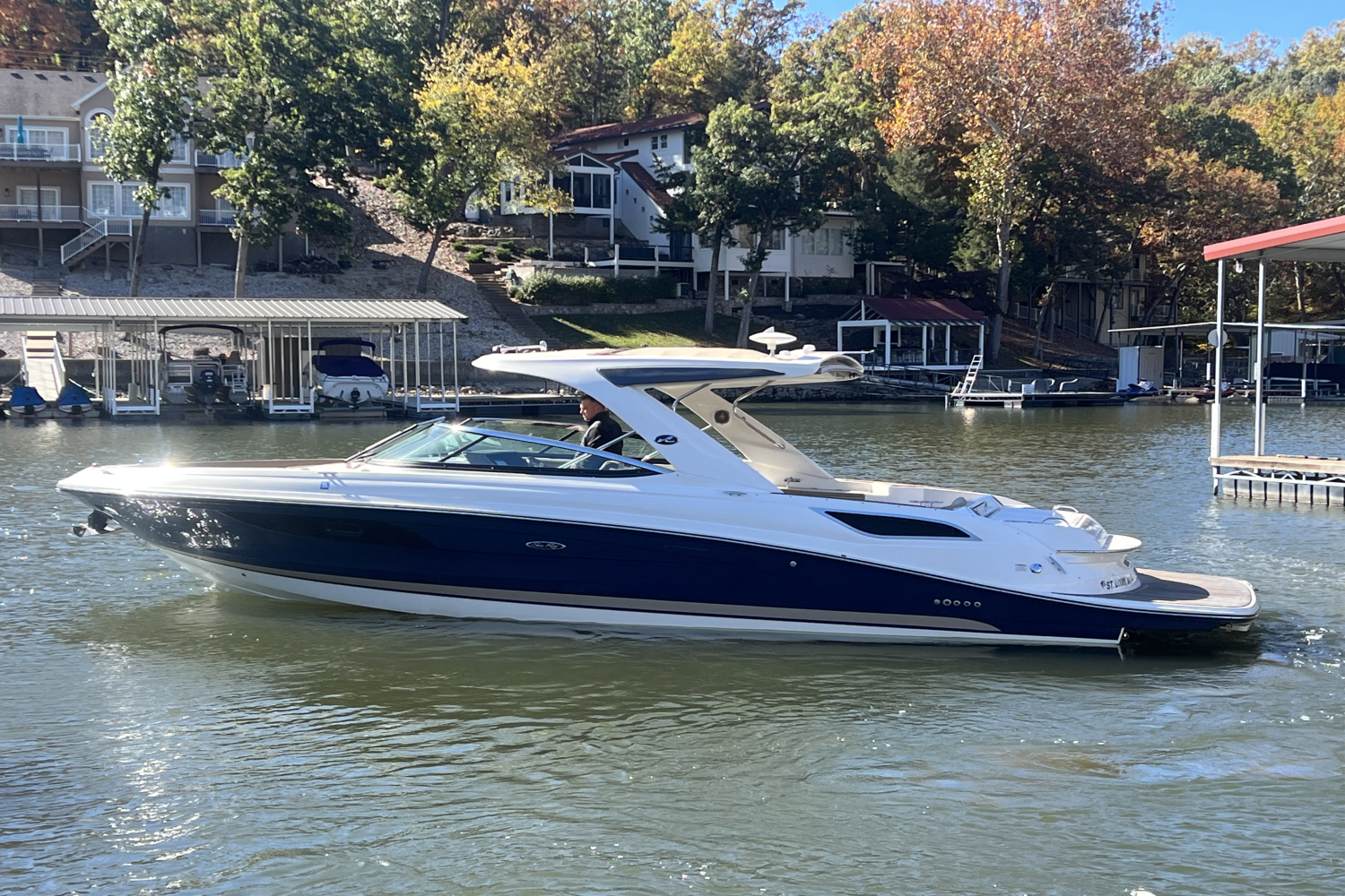 Slide: The Image of Sea Ray 350 SLX 2016 - 0