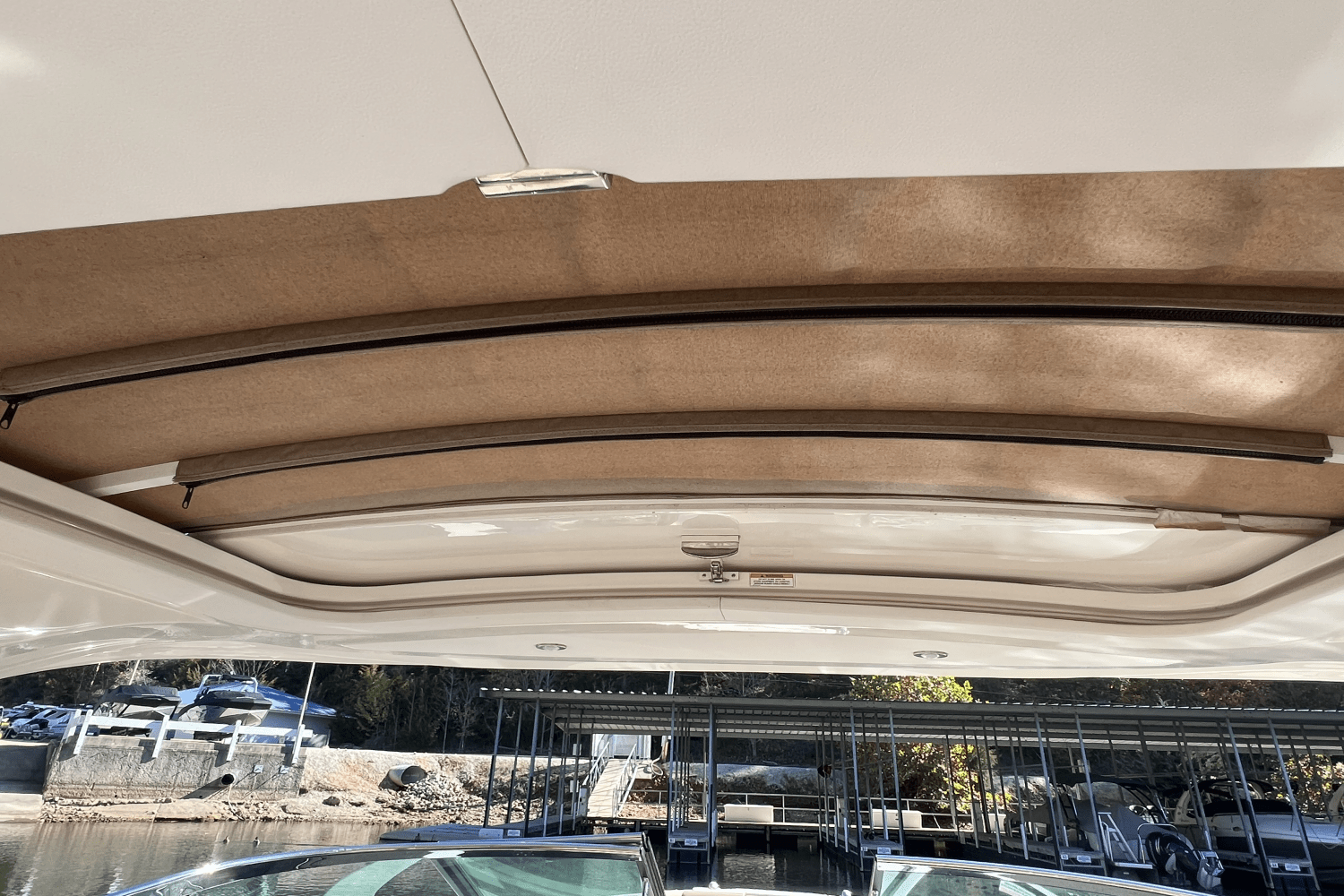 Slide: The Image of Sea Ray 350 SLX 2016 - 15