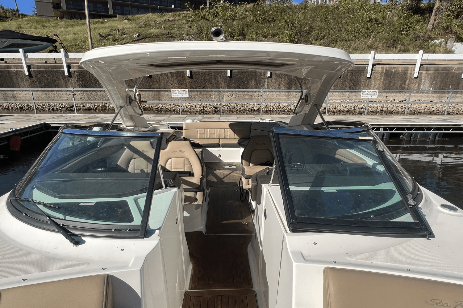 Slide: The Image of Sea Ray 350 SLX 2016 - 6