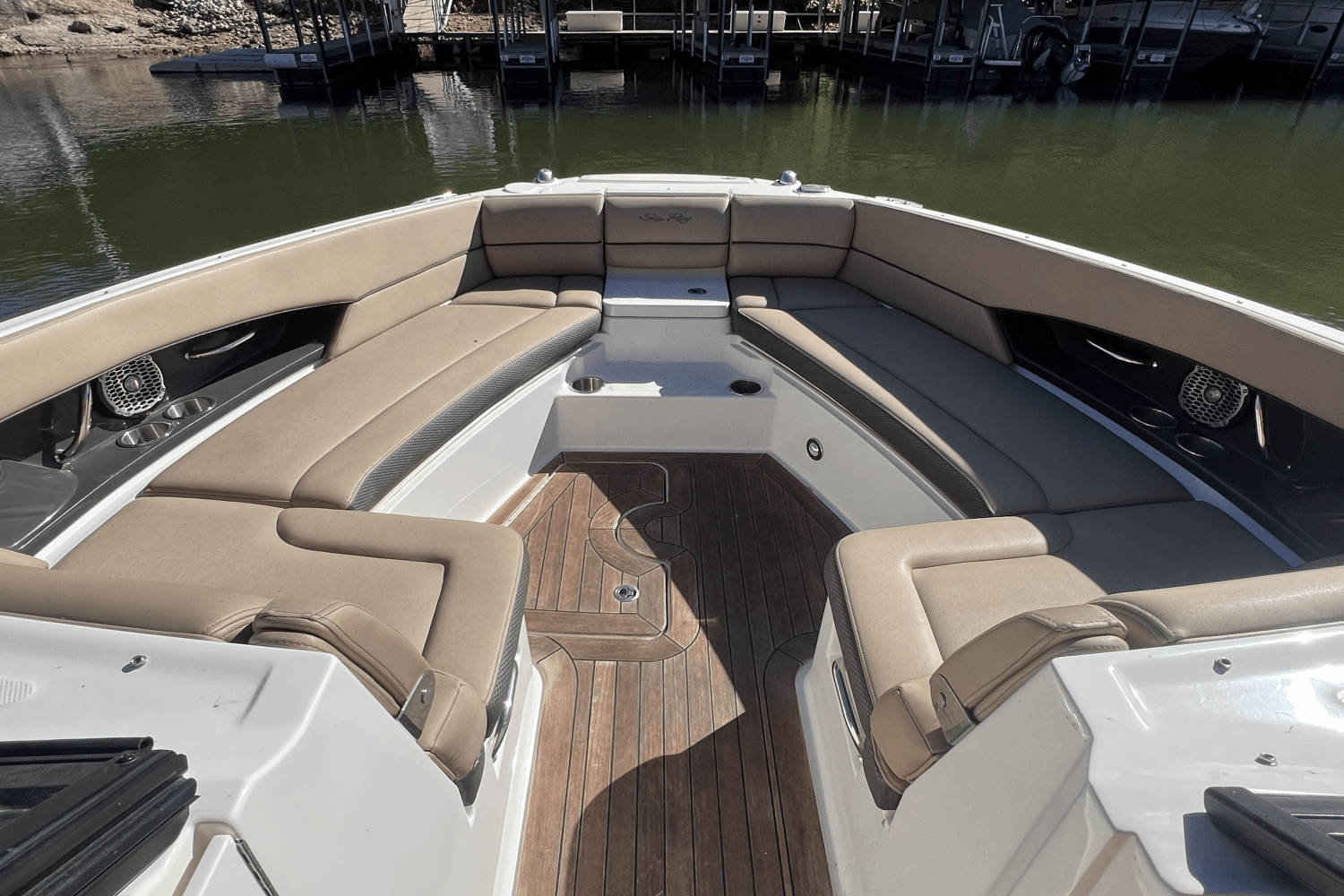 Slide: The Image of Sea Ray 350 SLX 2016 - 7