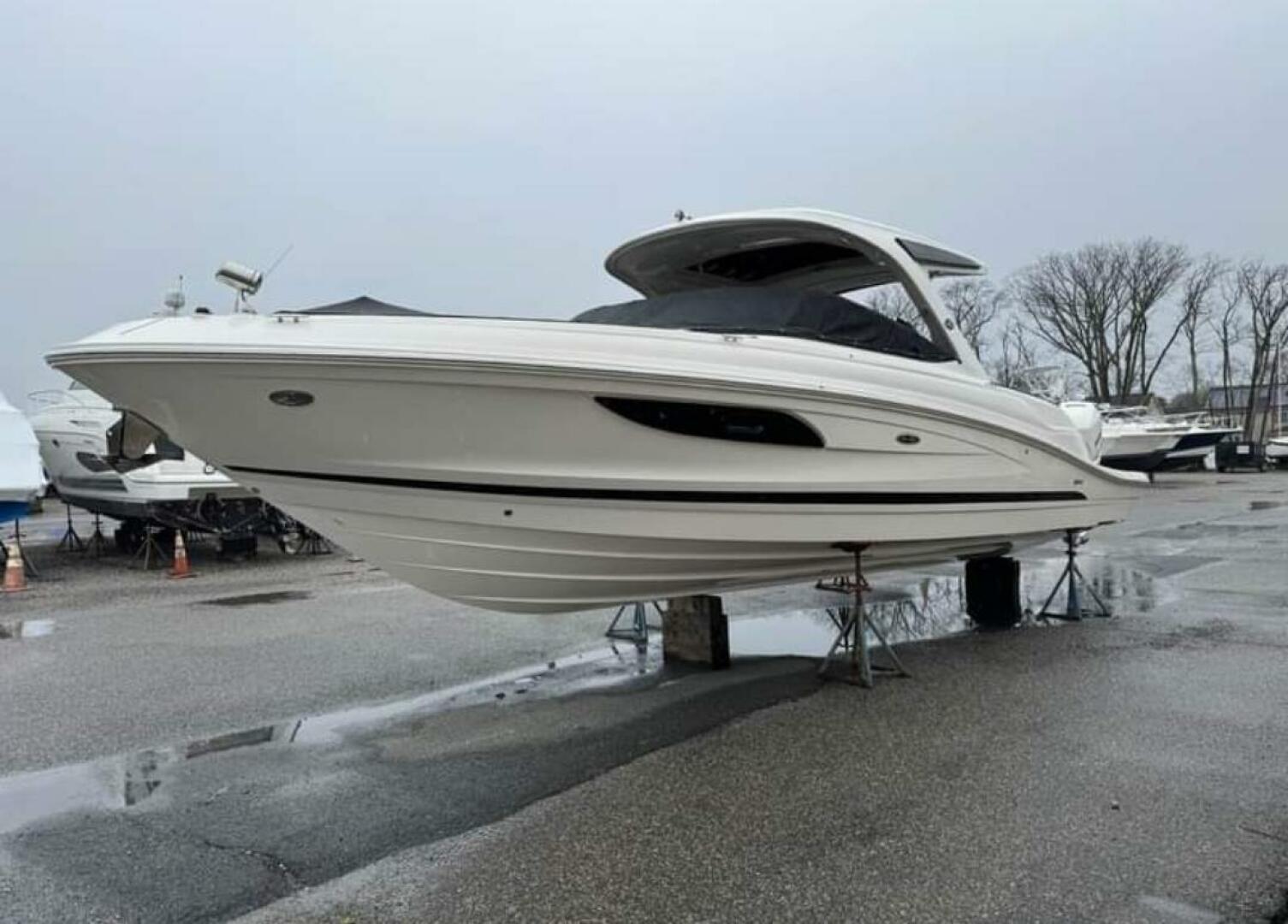 Slide: The Image of Sea Ray 350 SLX 2018 - 5109263