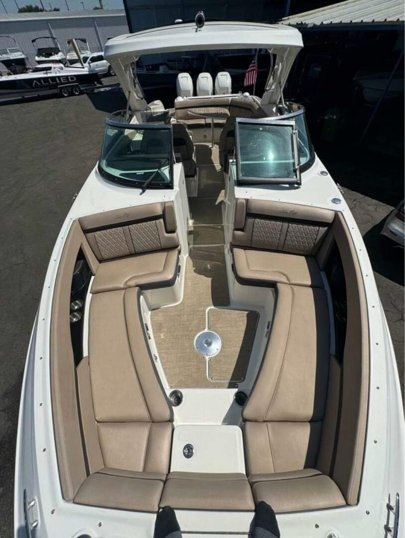 Slide: The Image of Sea Ray 350 SLX 2018 - 5109278