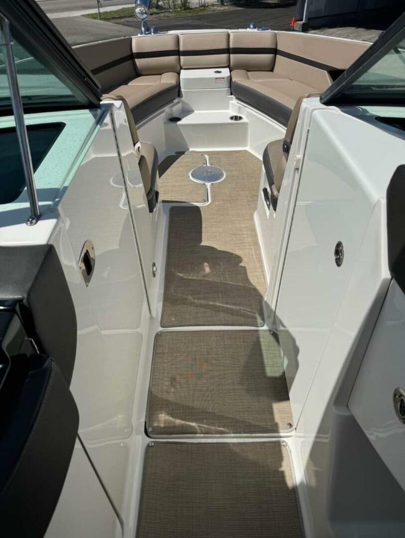 Slide: The Image of Sea Ray 350 SLX 2018 - 5109279