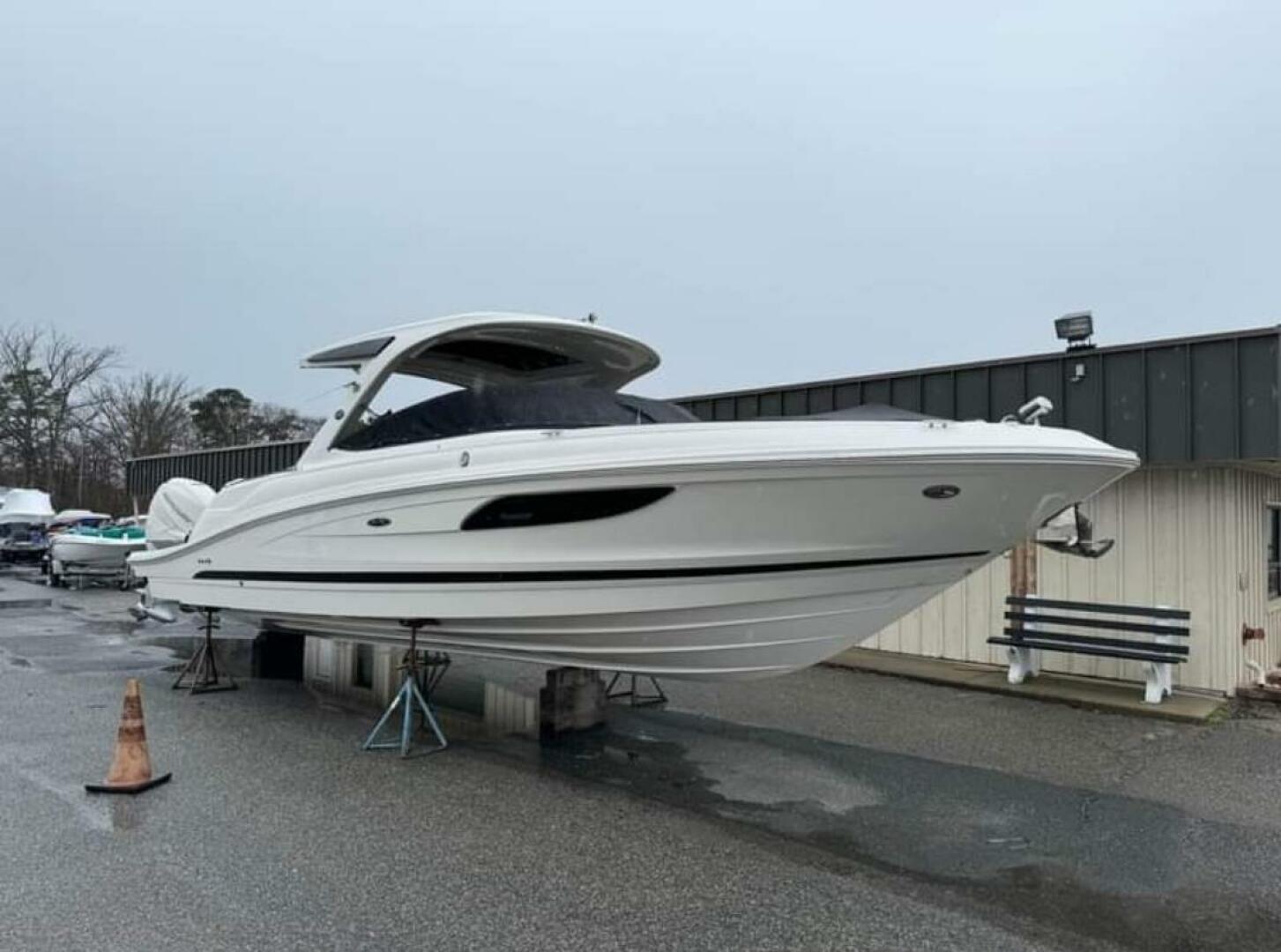 Slide: The Image of Sea Ray 350 SLX 2018 - 5109261
