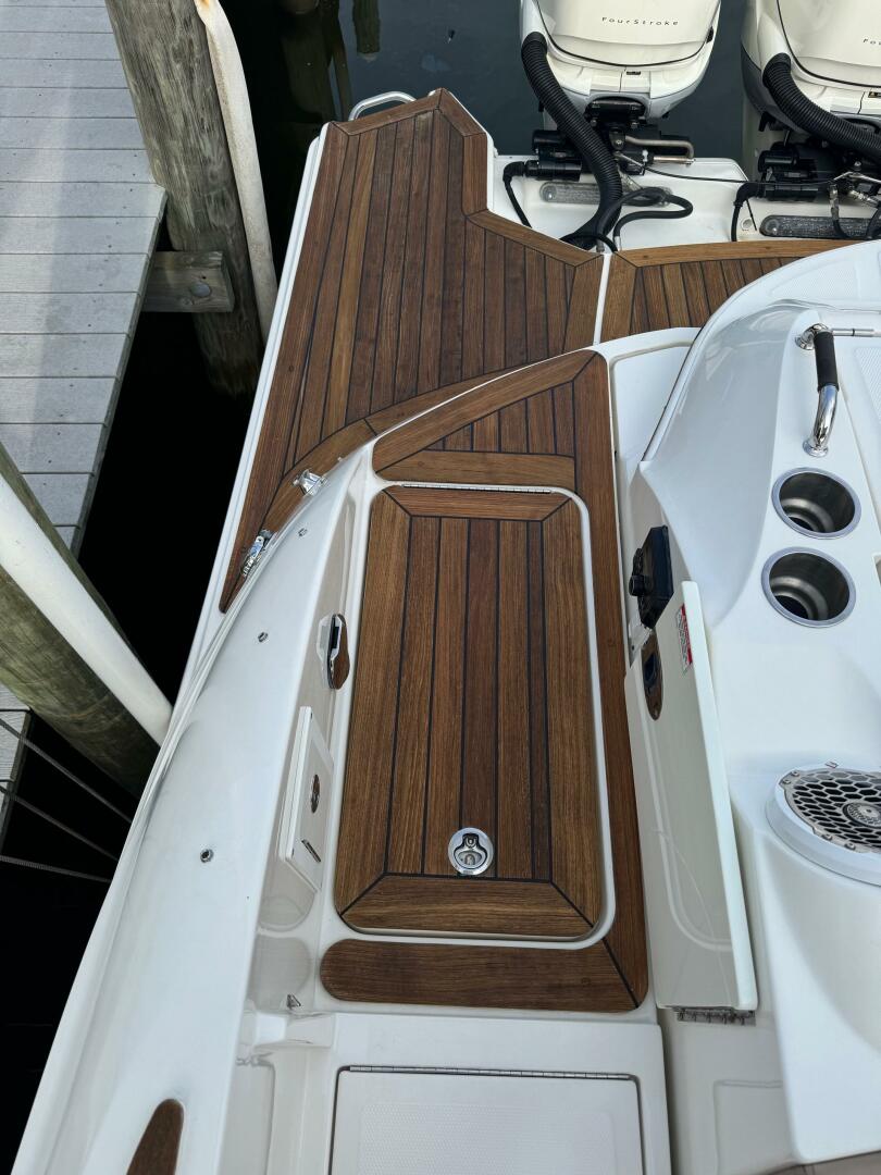 Slide: The Image of Sea Ray 350 SLX 2018 - 5109268