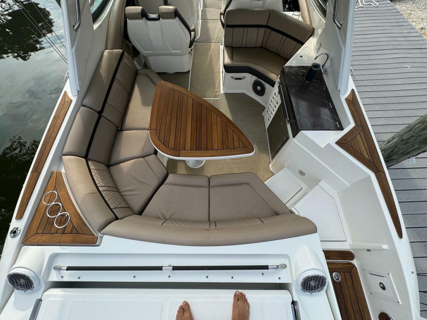 Slide: The Image of Sea Ray 350 SLX 2018 - 5109269