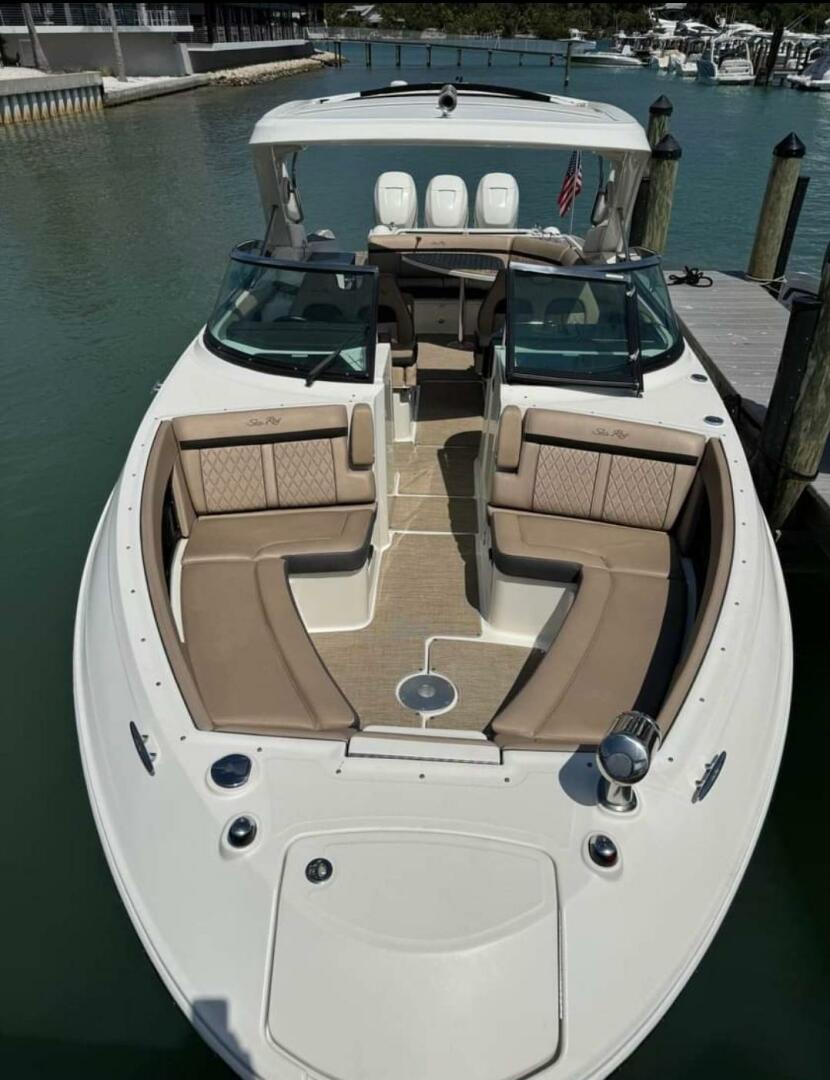 Slide: The Image of Sea Ray 350 SLX 2018 - 5109271