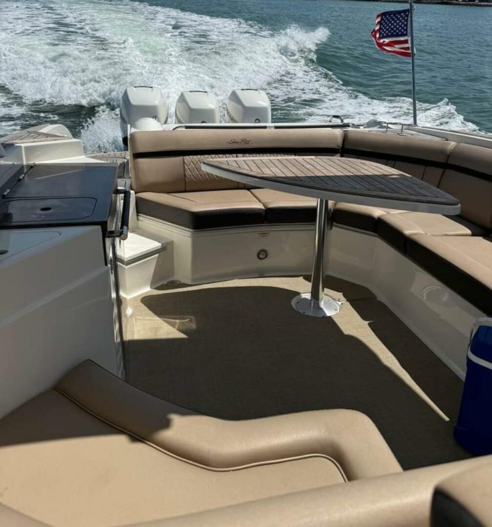 Slide: The Image of Sea Ray 350 SLX 2018 - 5109272