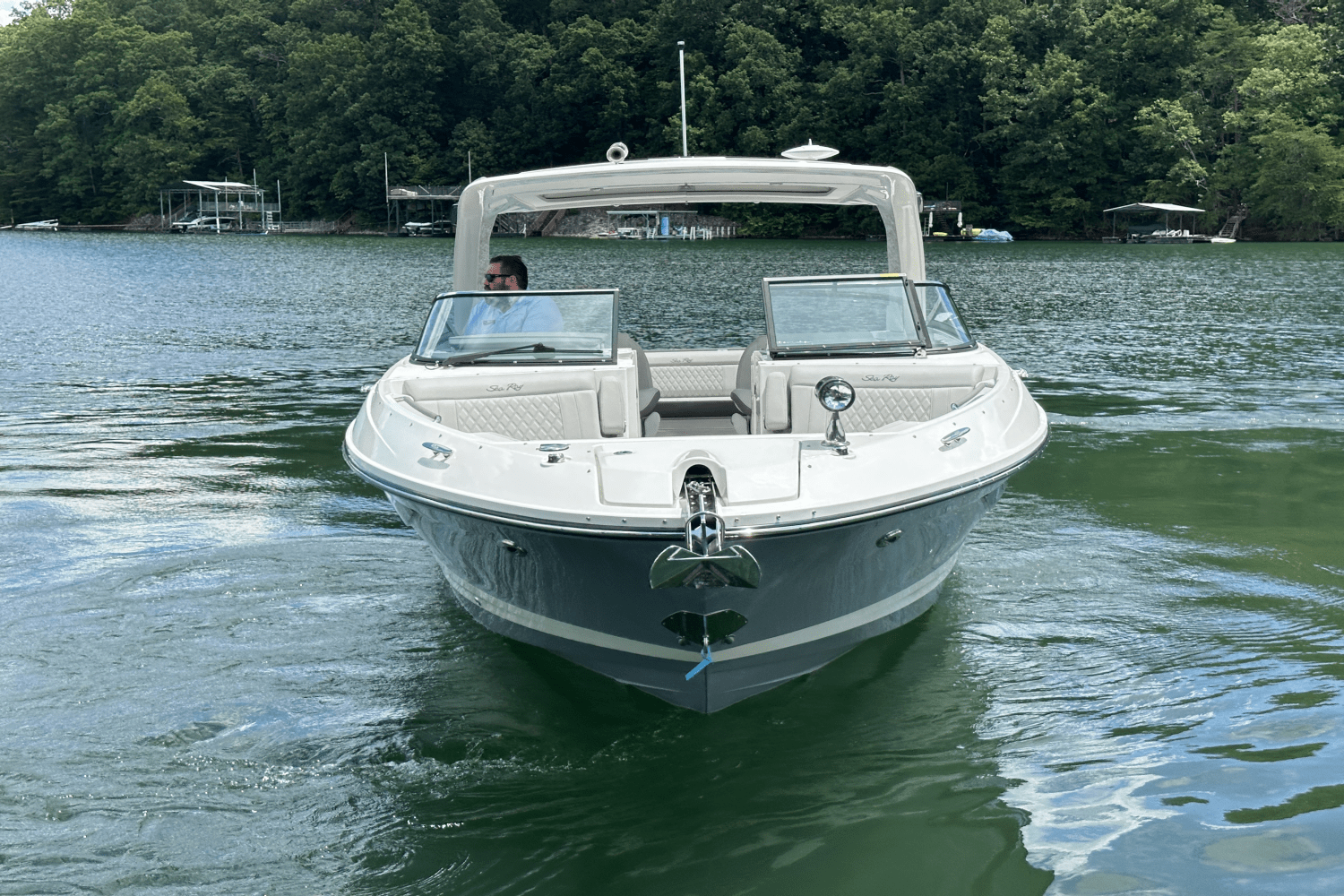 Slide: The Image of Sea Ray 350SLX 2026 - 5
