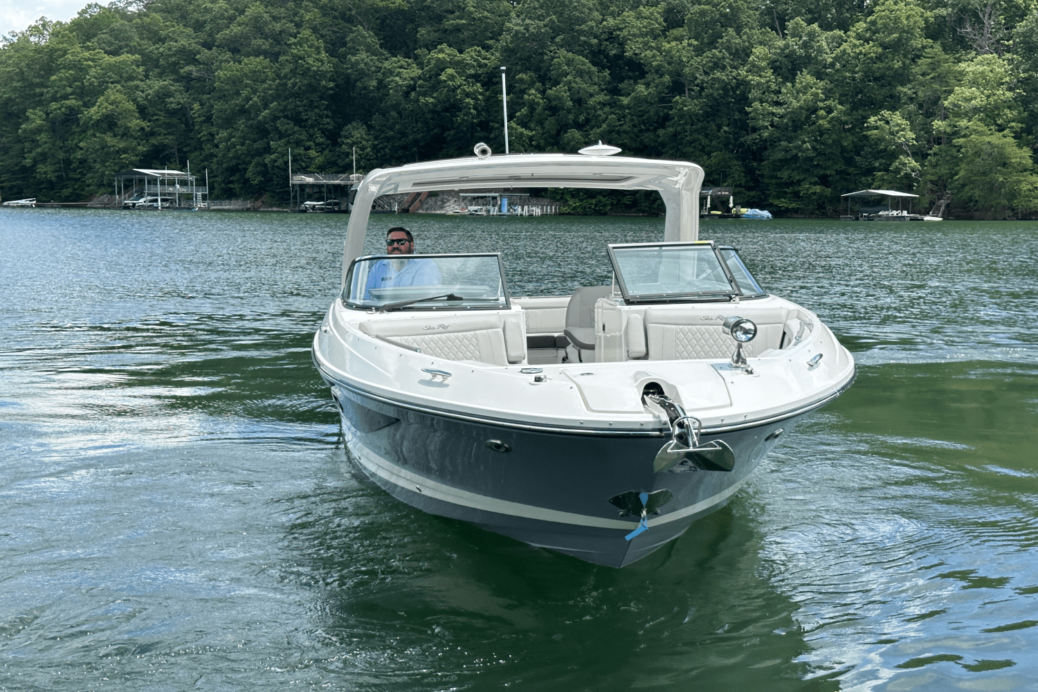 Slide: The Image of Sea Ray 350SLX 2026 - 6