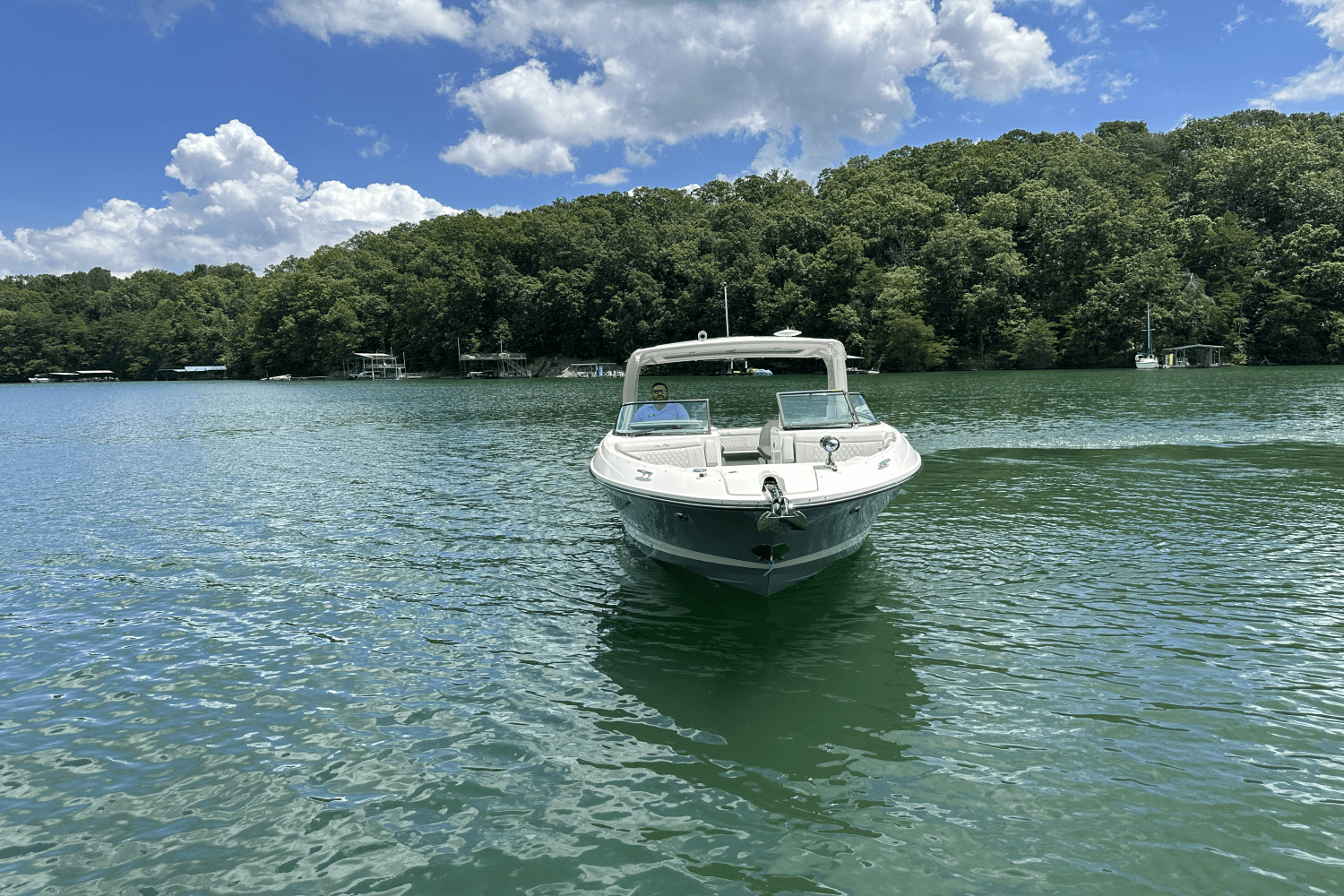 Slide: The Image of Sea Ray 350SLX 2026 - 7