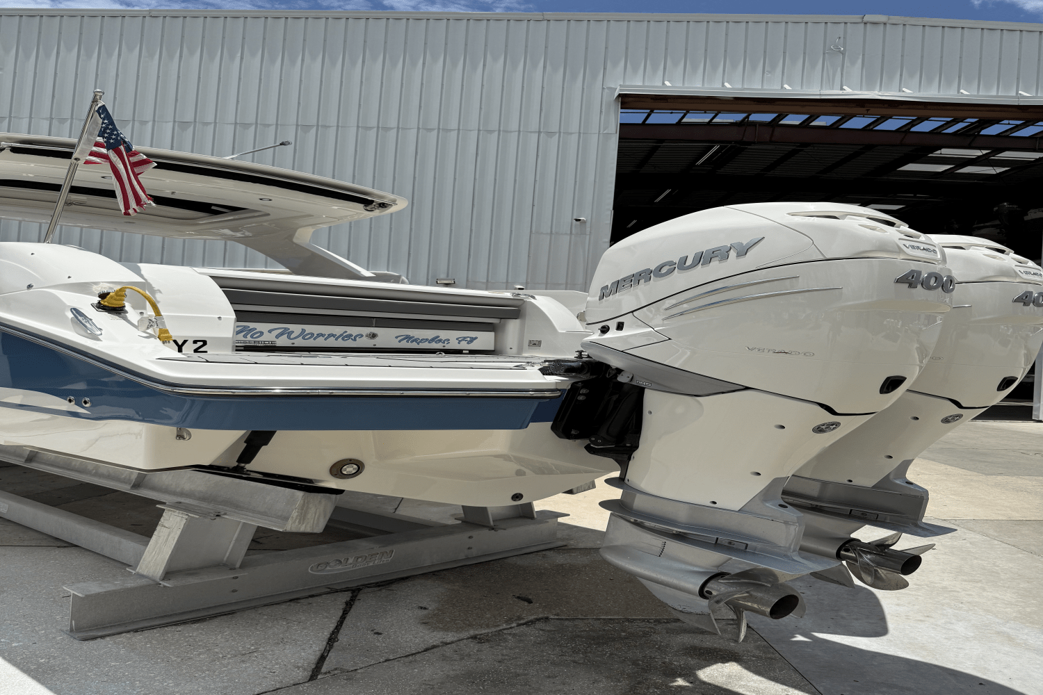 Slide: The Image of Sea Ray 350 SLX-OB 2023 - 27