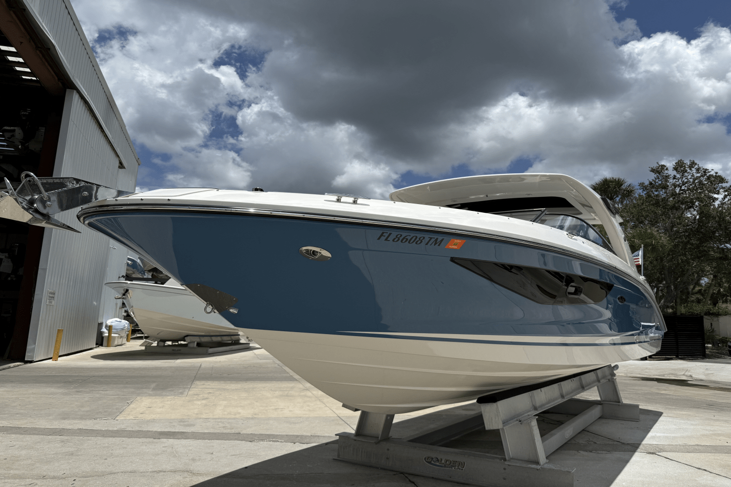 Slide: The Image of Sea Ray 350 SLX-OB 2023 - 4