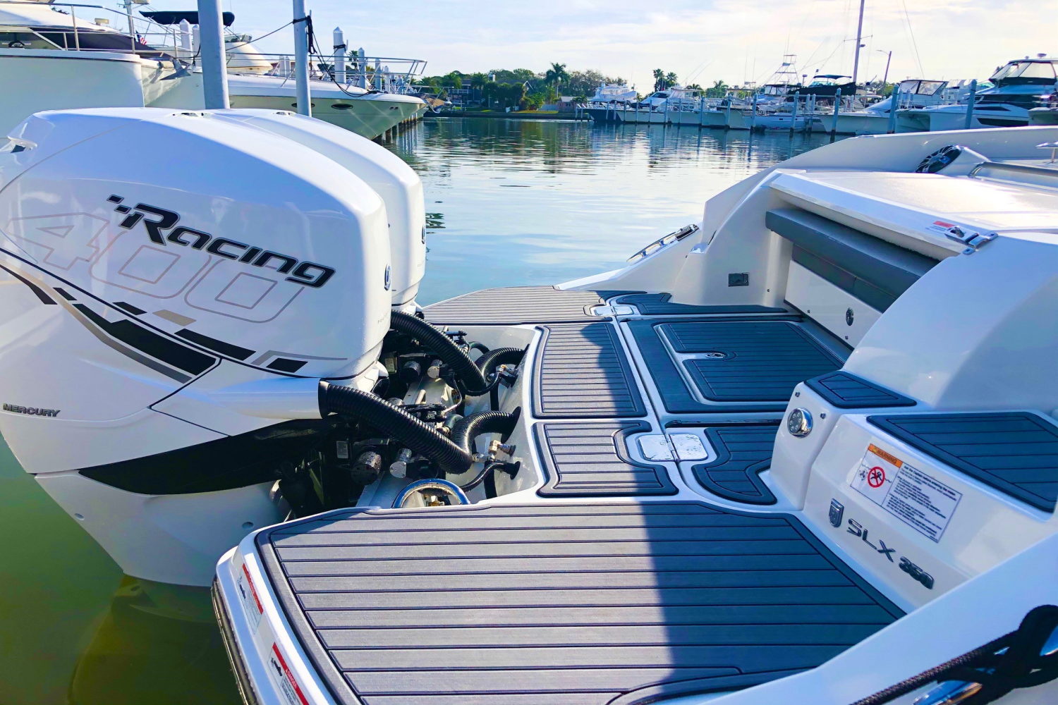 Slide: The Image of Sea Ray 350 SLX OB 2020 - 4