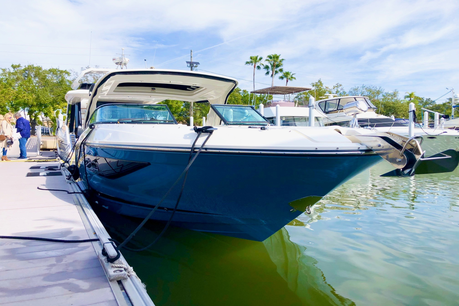 Slide: The Image of Sea Ray 350 SLX OB 2020 - 8