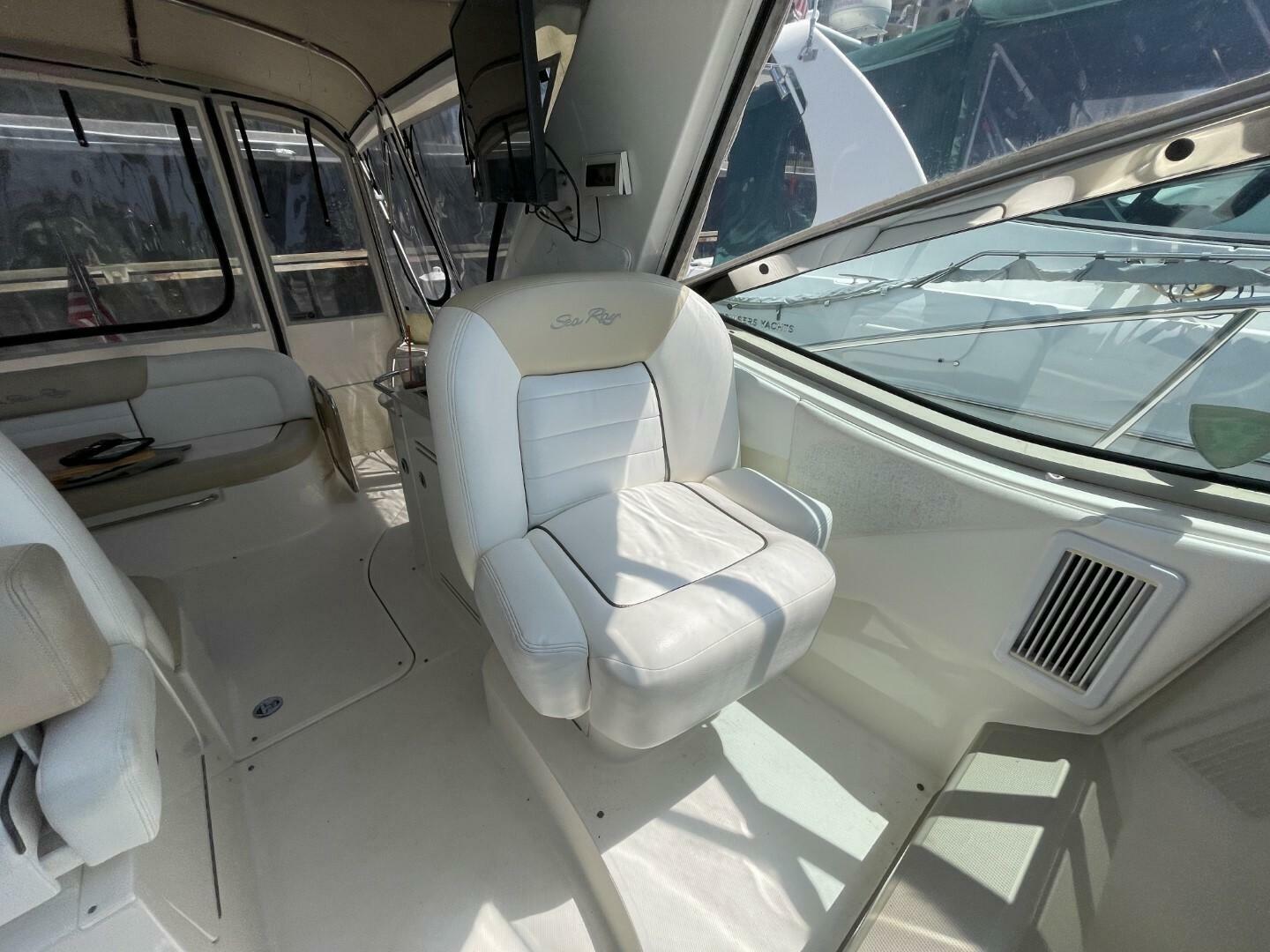 Slide: The Image of Sea Ray 350 Sundancer 2010 - 5048032