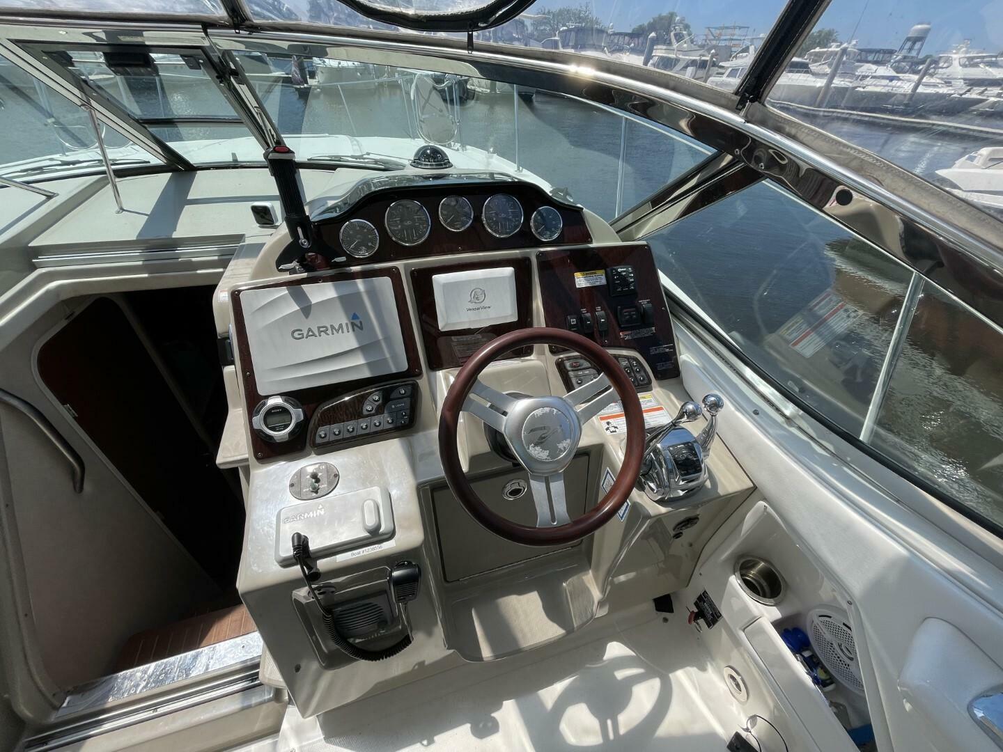 Slide: The Image of Sea Ray 350 Sundancer 2010 - 5048033