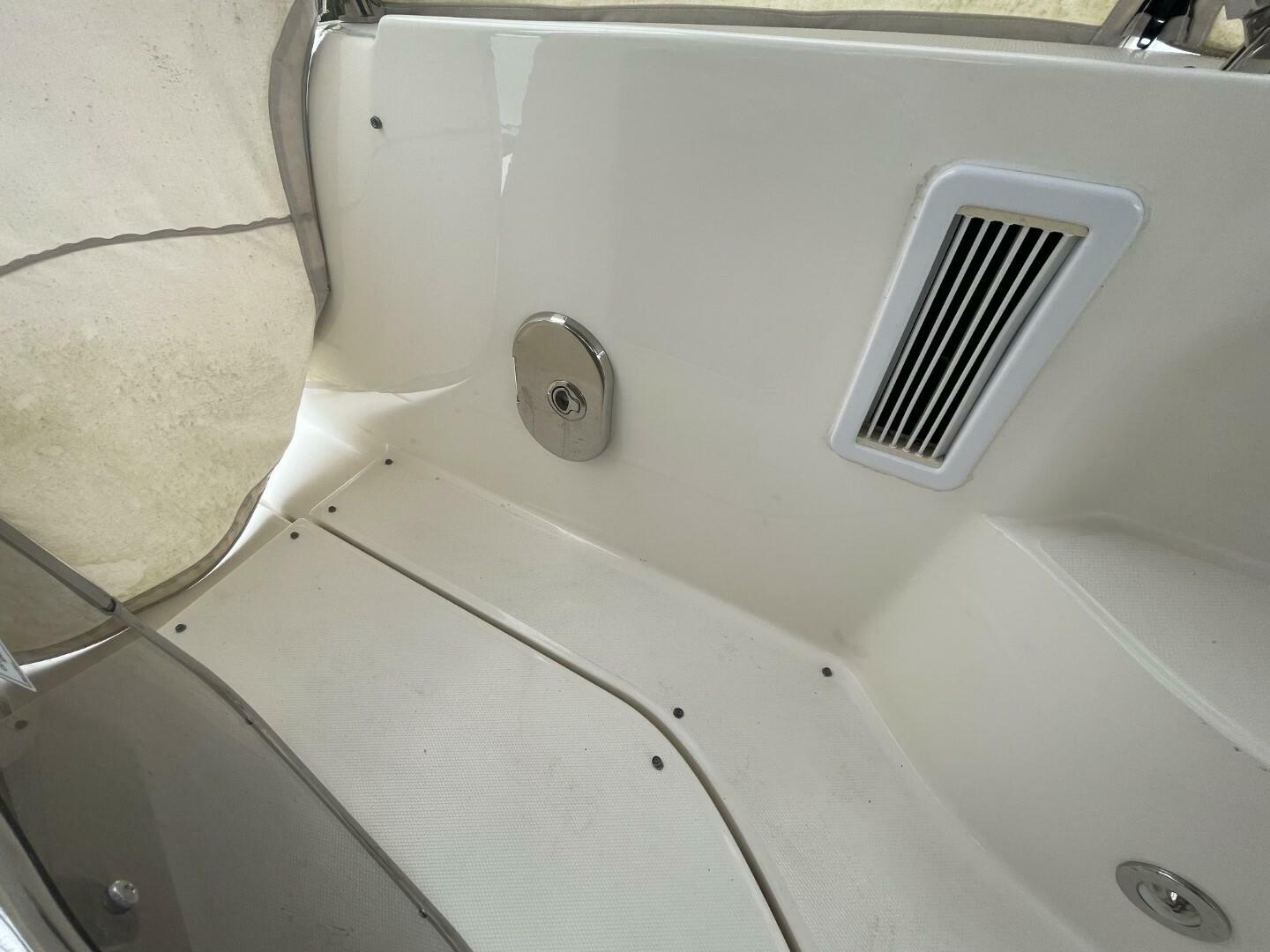Slide: The Image of Sea Ray 350 Sundancer 2010 - 5048074