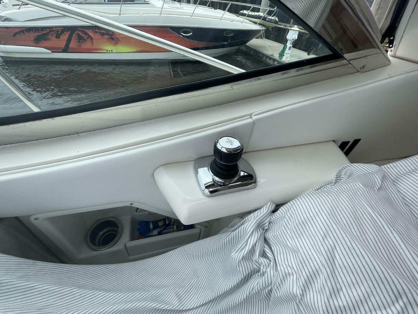Slide: The Image of Sea Ray 350 Sundancer 2010 - 5048077