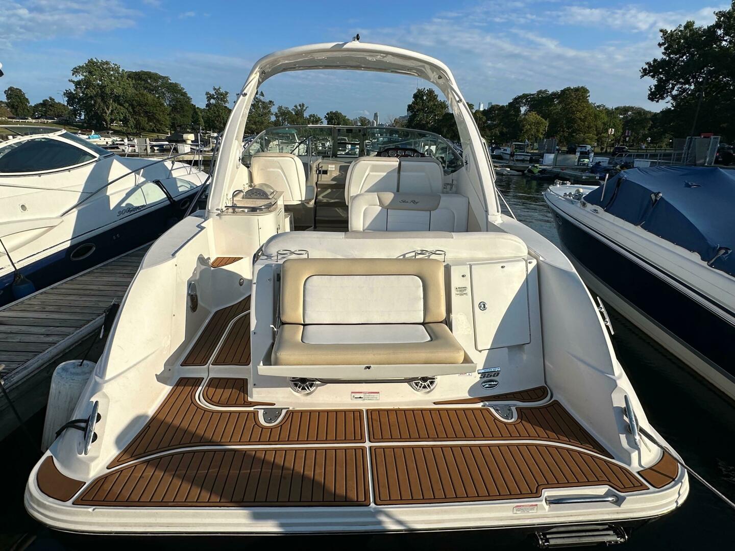 Slide: The Image of Sea Ray 350 Sundancer 2011 - 5057332