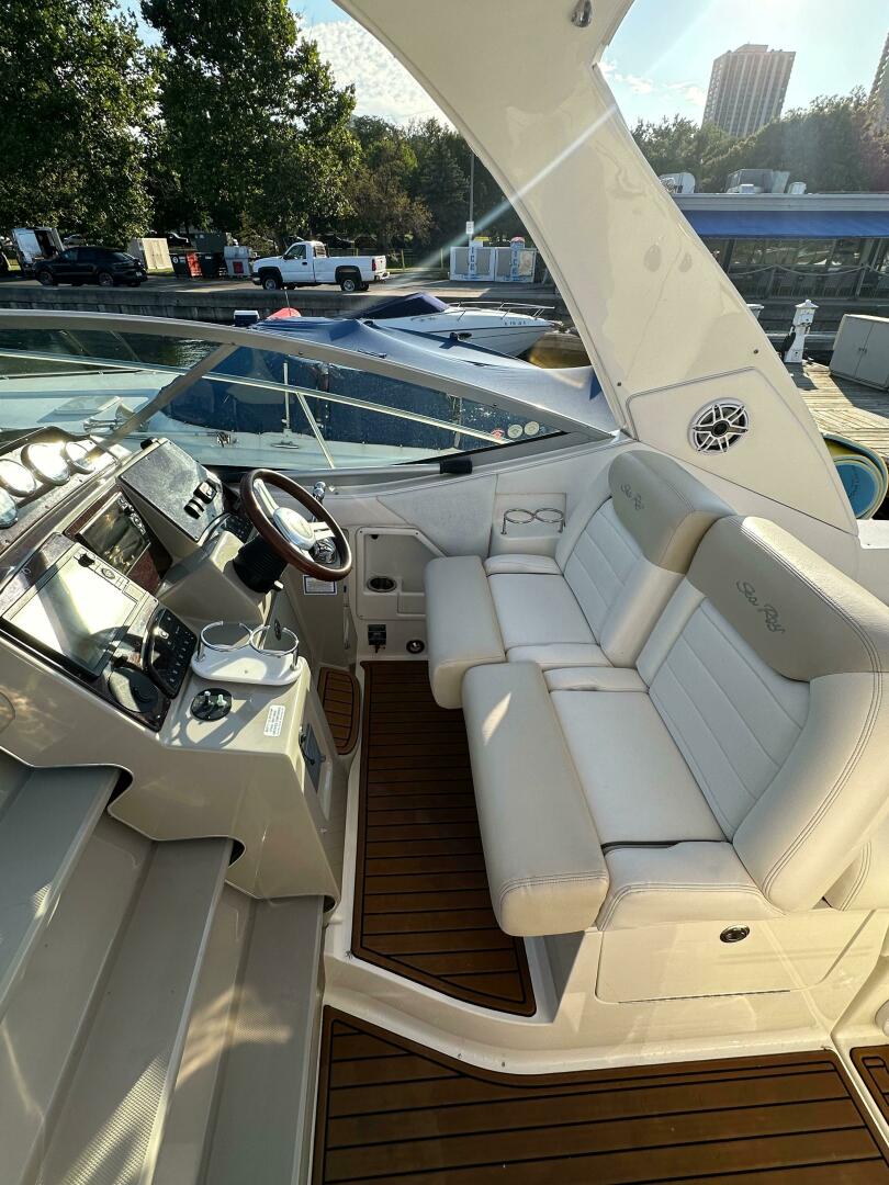 Slide: The Image of Sea Ray 350 Sundancer 2011 - 5057344