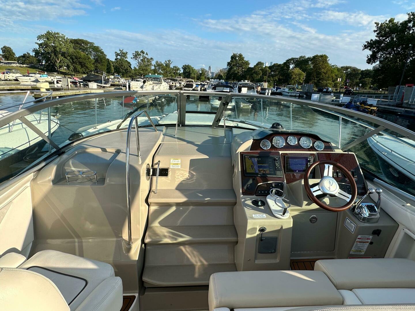 Slide: The Image of Sea Ray 350 Sundancer 2011 - 5057348