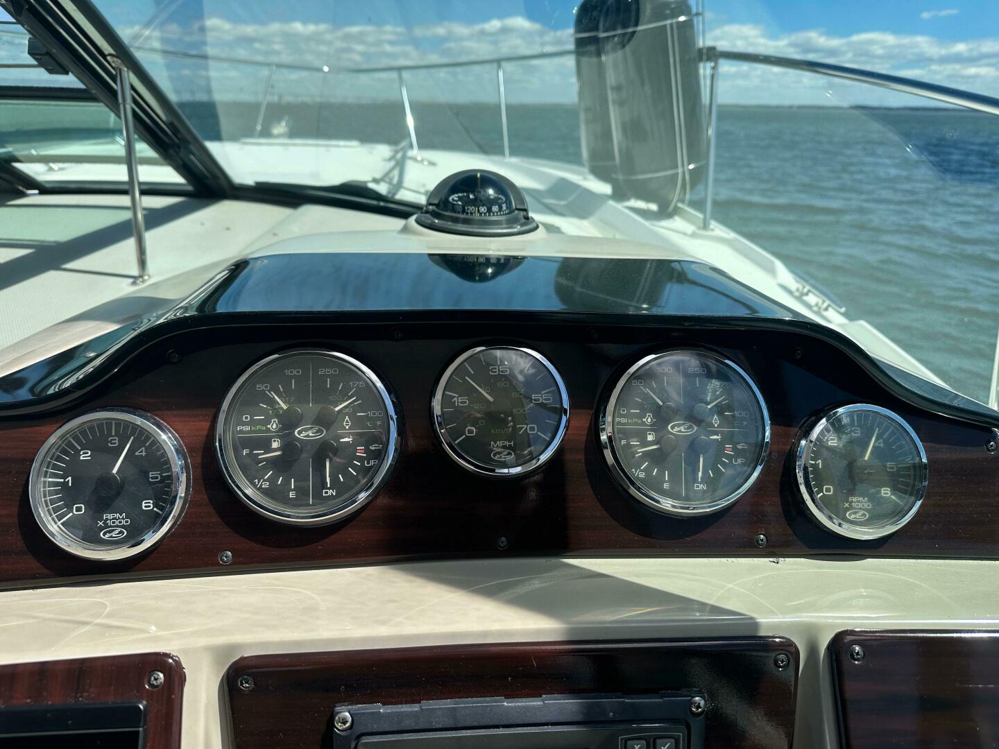 Slide: The Image of Sea Ray 350 Sundancer 2011 - 4301096